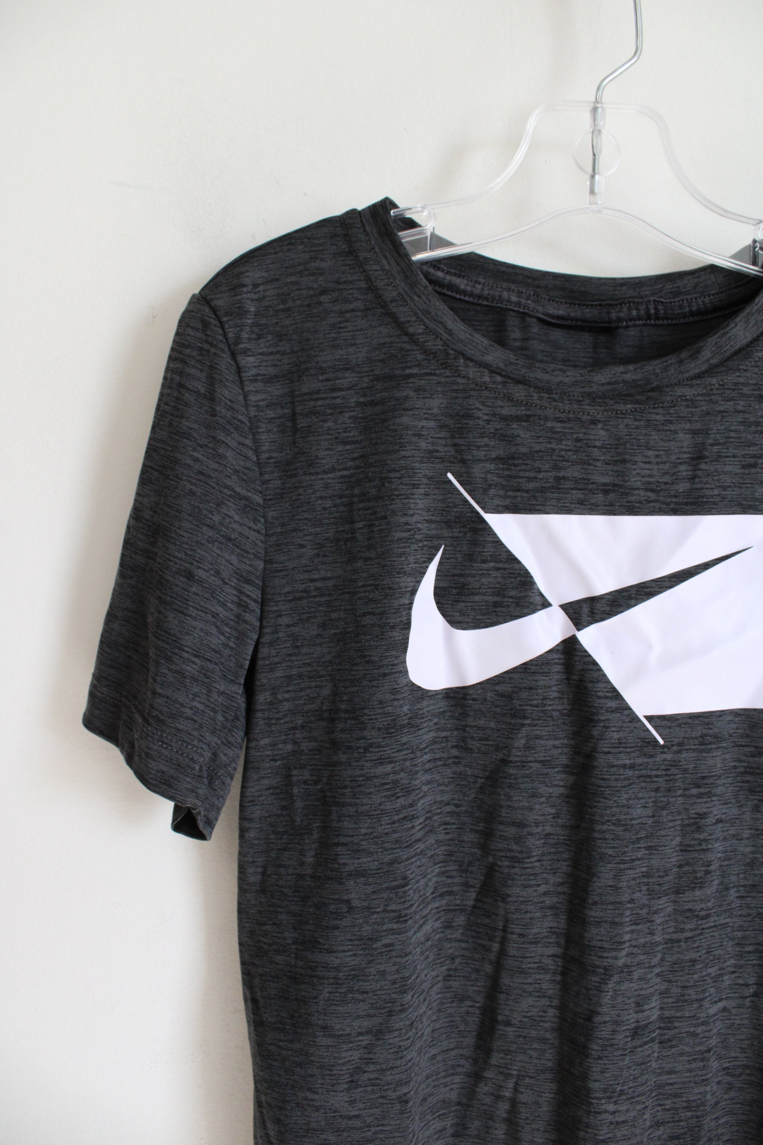 Nike Gray & White Shirt | Youth S (8)