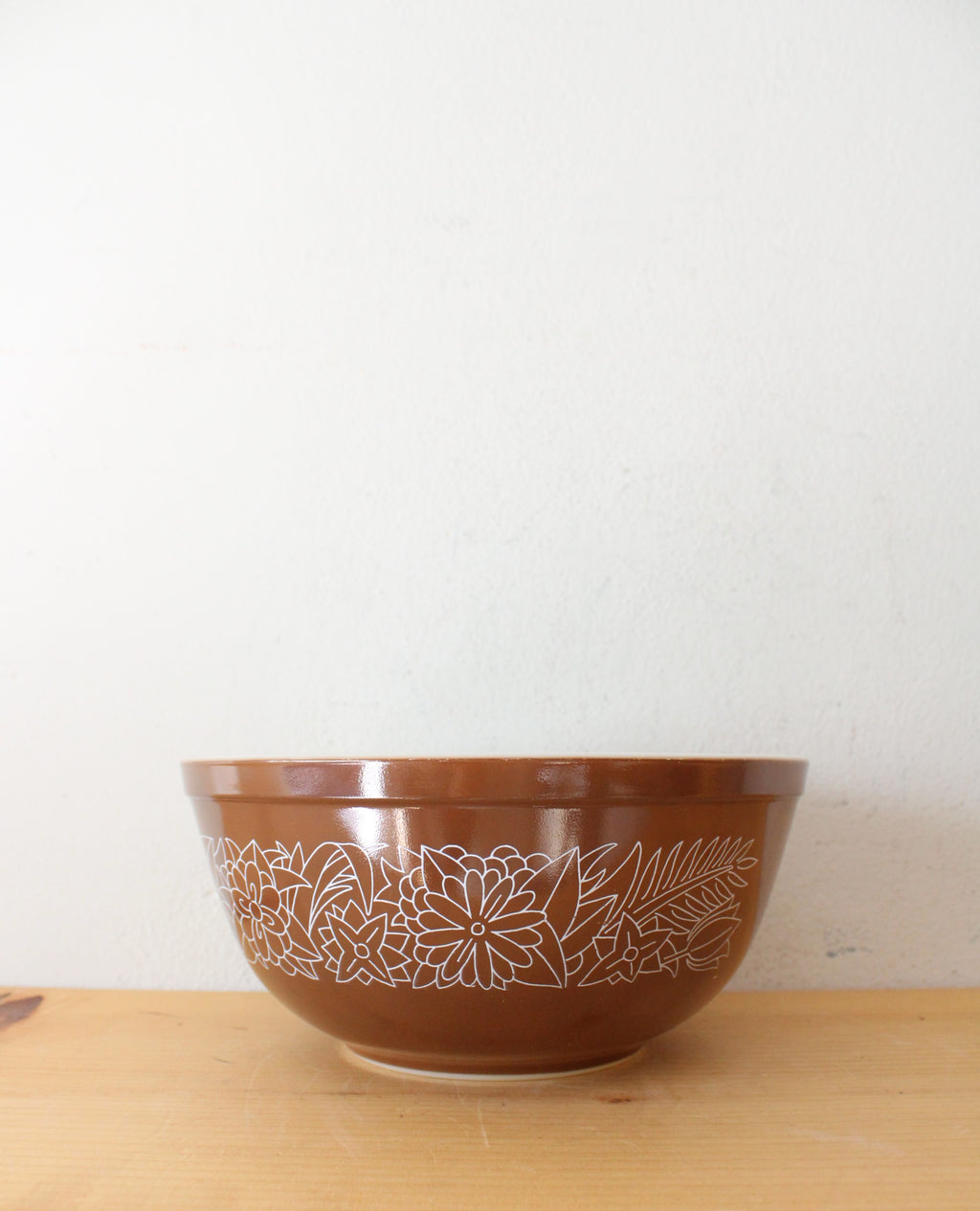 Pyrex 403 Vintage Brown Woodland 2.5 Quart Medium Bowl