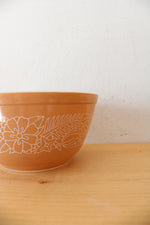 Pyrex 402 Vintage Tan Woodland 1.5 L Bowl