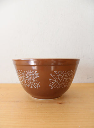 Pyrex 401 Vintage Brown Woodland 750 mL Small Bowl