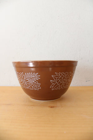 Pyrex 401 Vintage Brown Woodland 750 mL Small Bowl