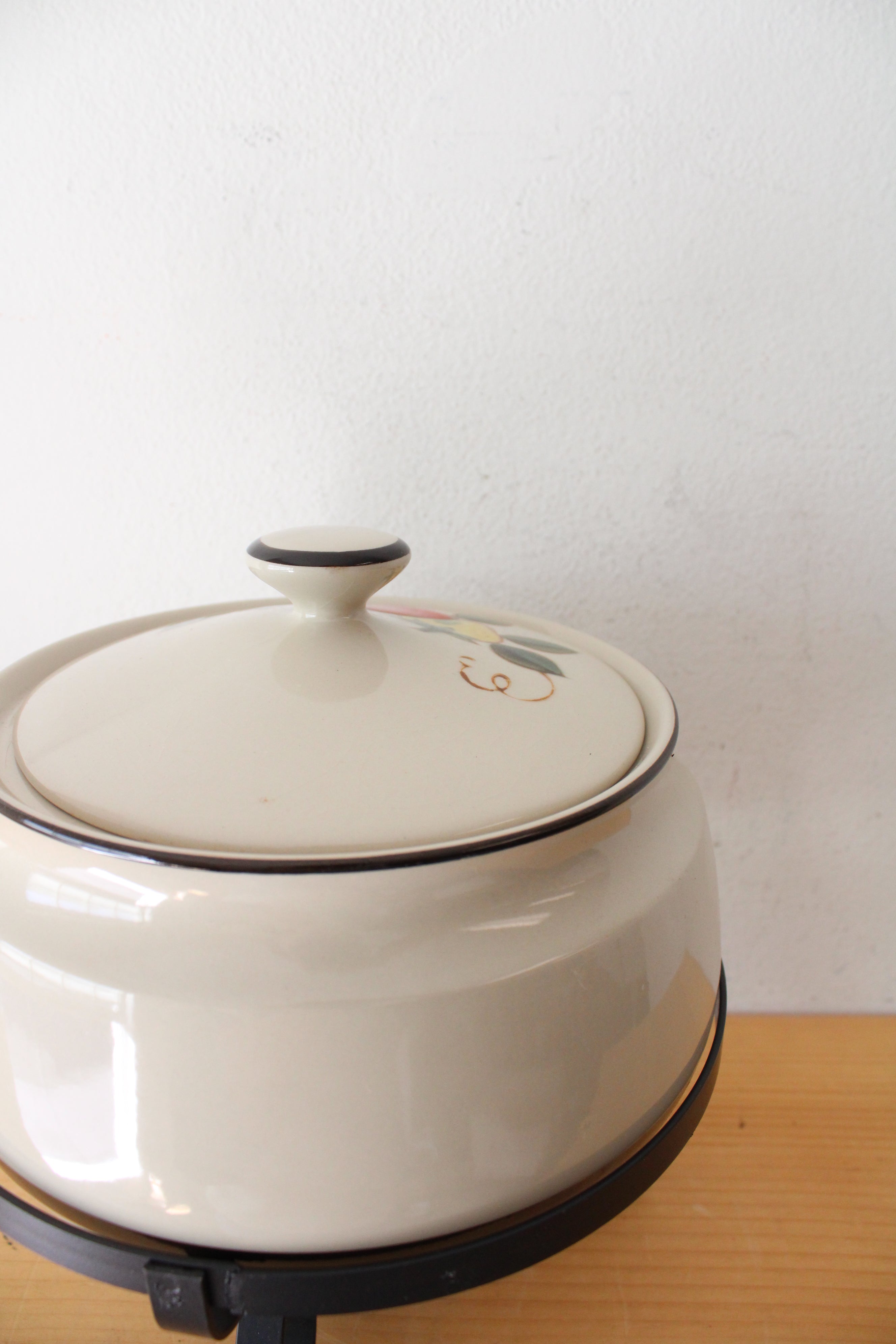 Stoneware Strawberries Round Covered Casserole Dish & Warmer Stand