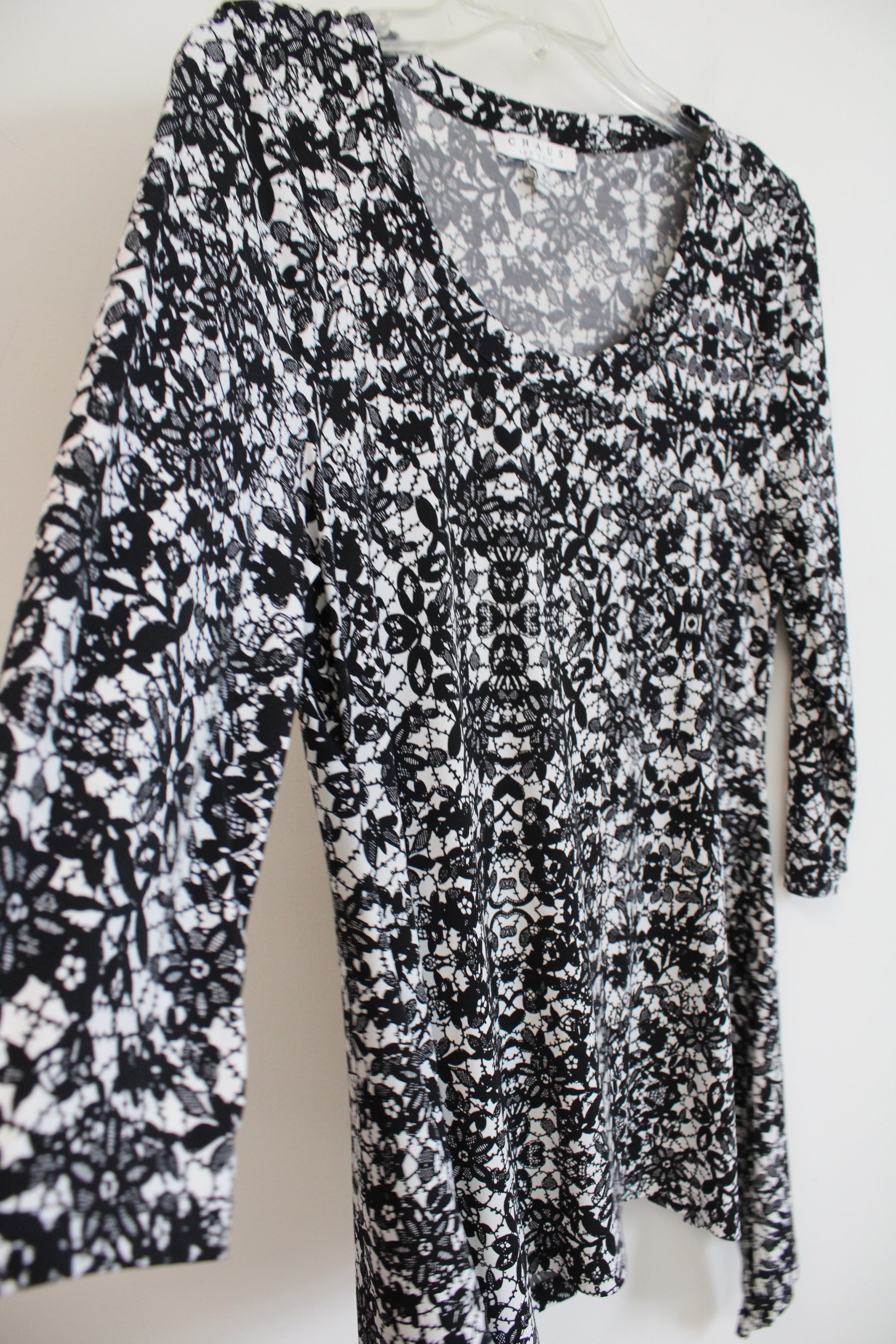 Chaus New York Black & White Patterned Flowy Top | M