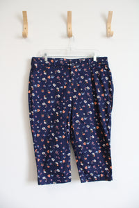 St. John's Bay Navy Floral Capri Pants | 10