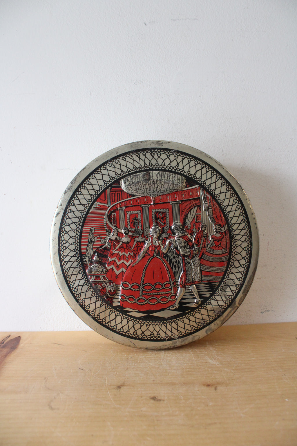 Vintage Dutch Maid Quality Biscuit Assortment Ballroom Dance Tin