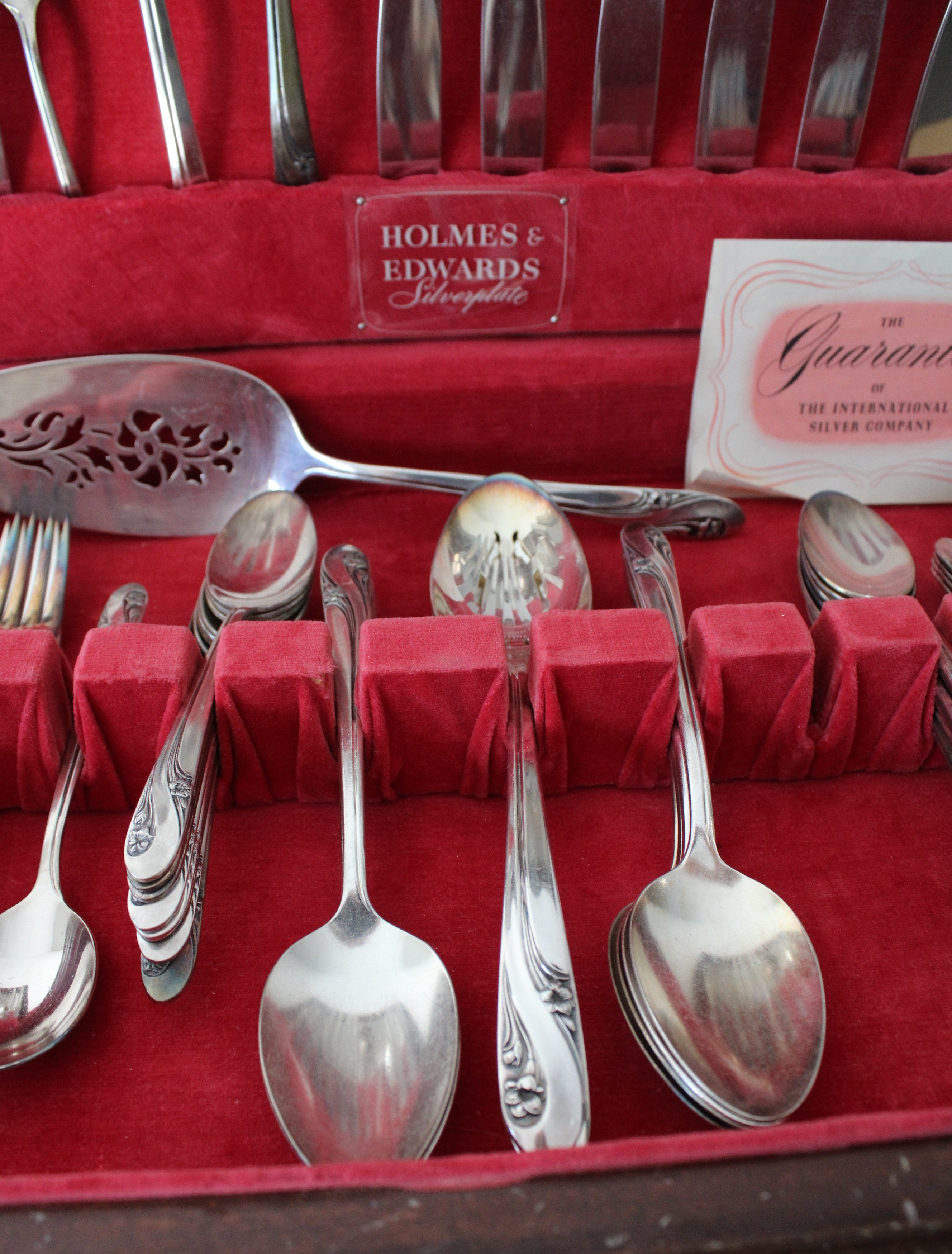 Holmes & Edwards Inlaid Silverplate 46 Piece Silverware Set