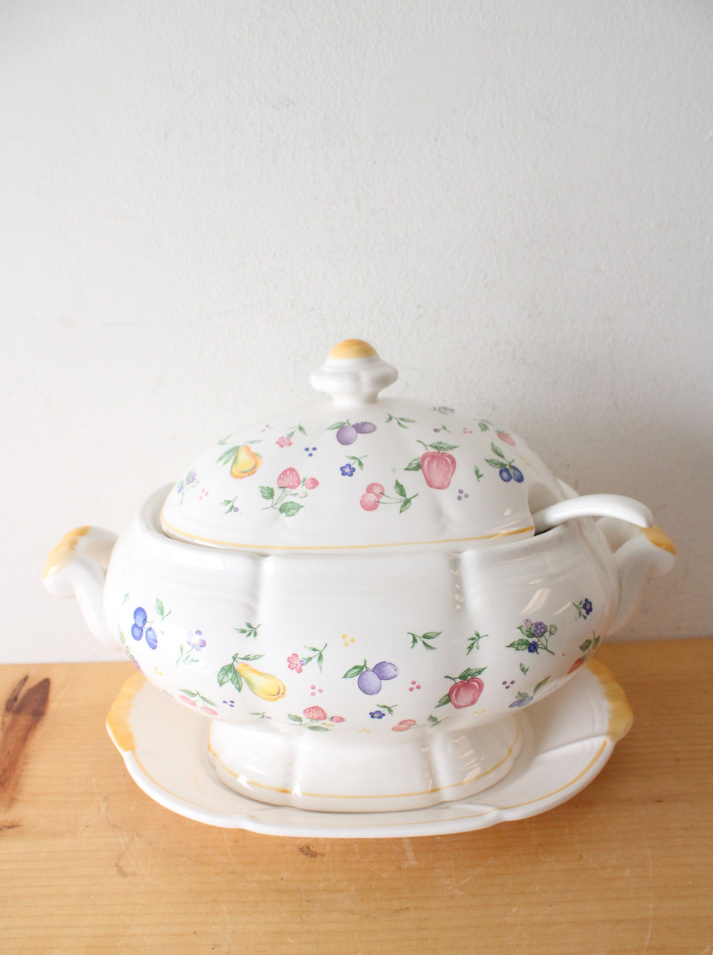 Japanese Petite Fleur & Fruit Ceramic Soup Tureen