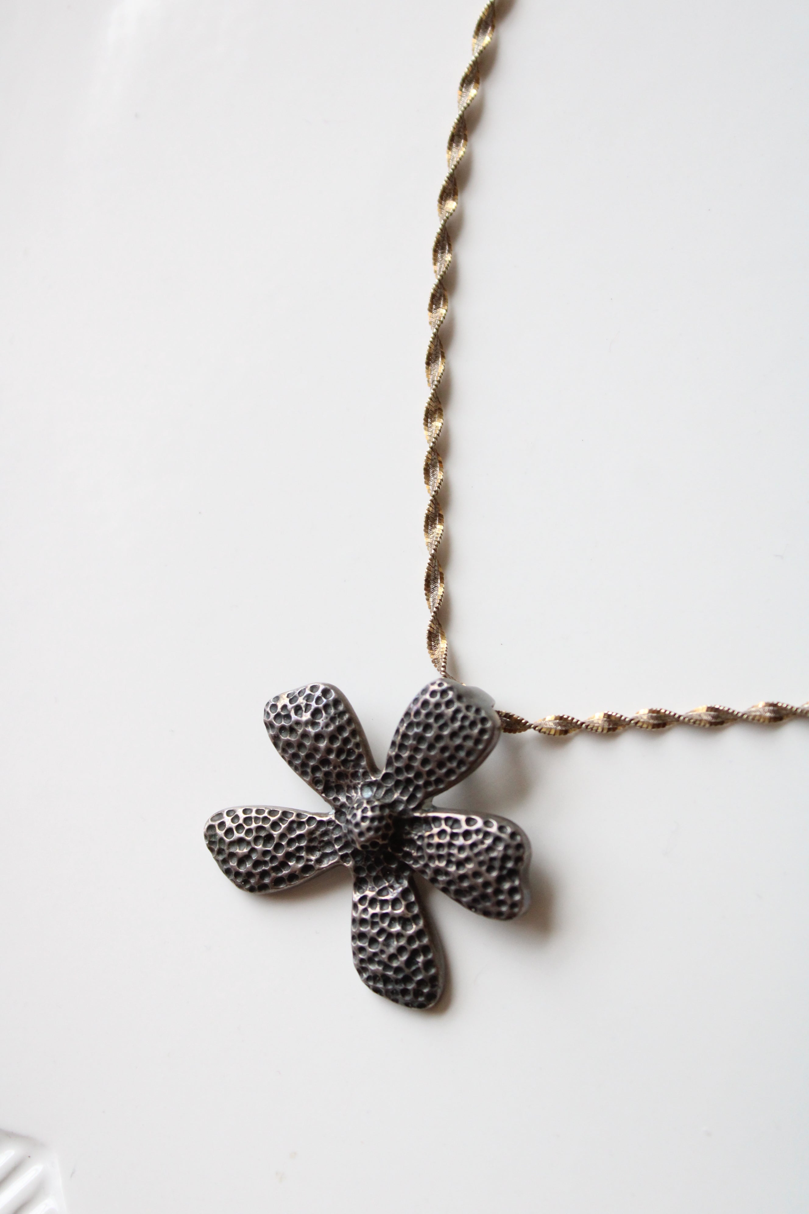 Silpada Daisy Sterling Silver Flower Pendant Necklace