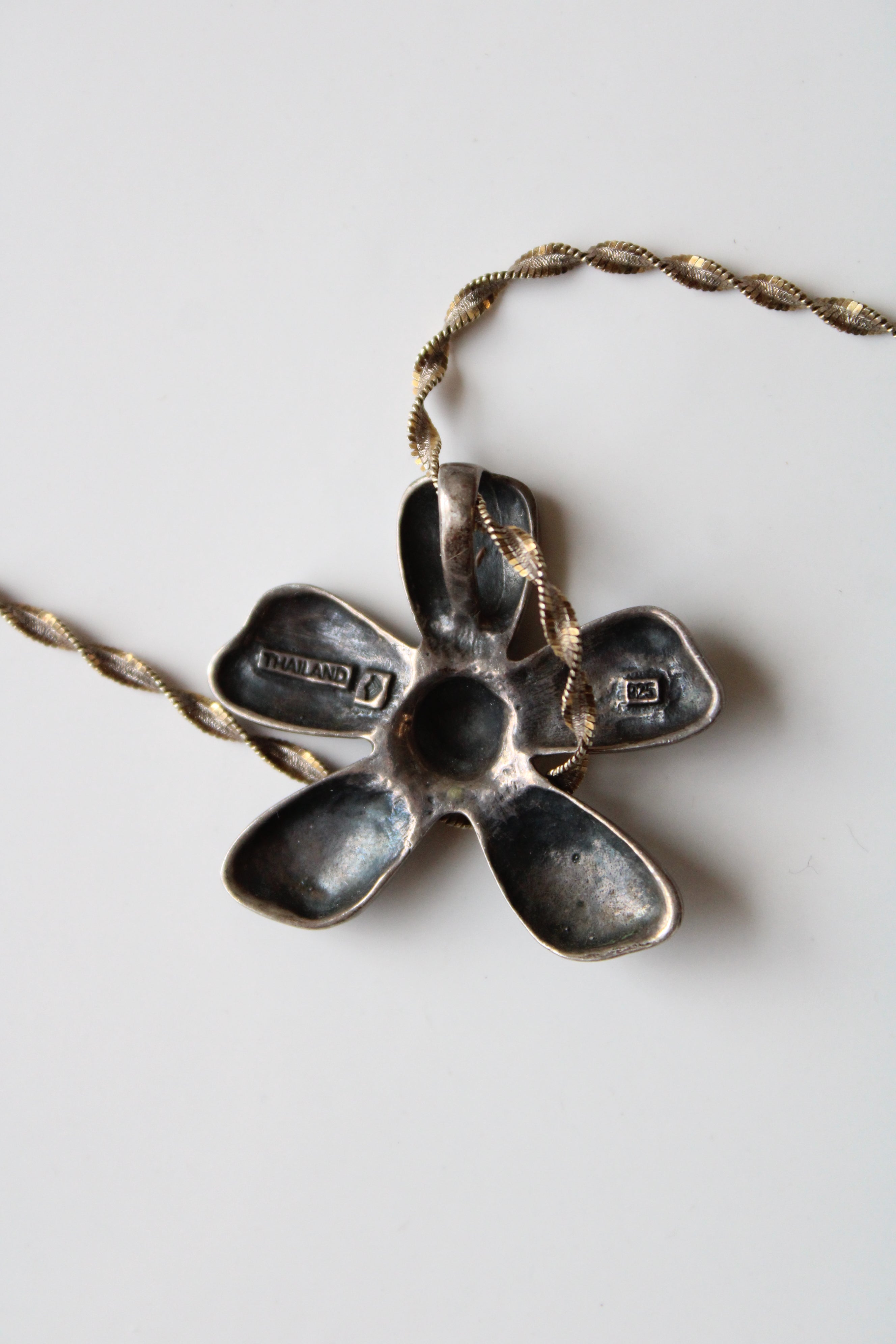 Silpada Daisy Sterling Silver Flower Pendant Necklace