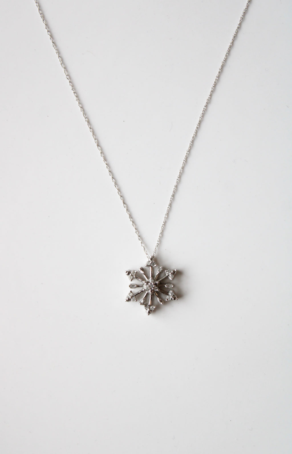 10K White Gold Snowflake Pendant Necklace