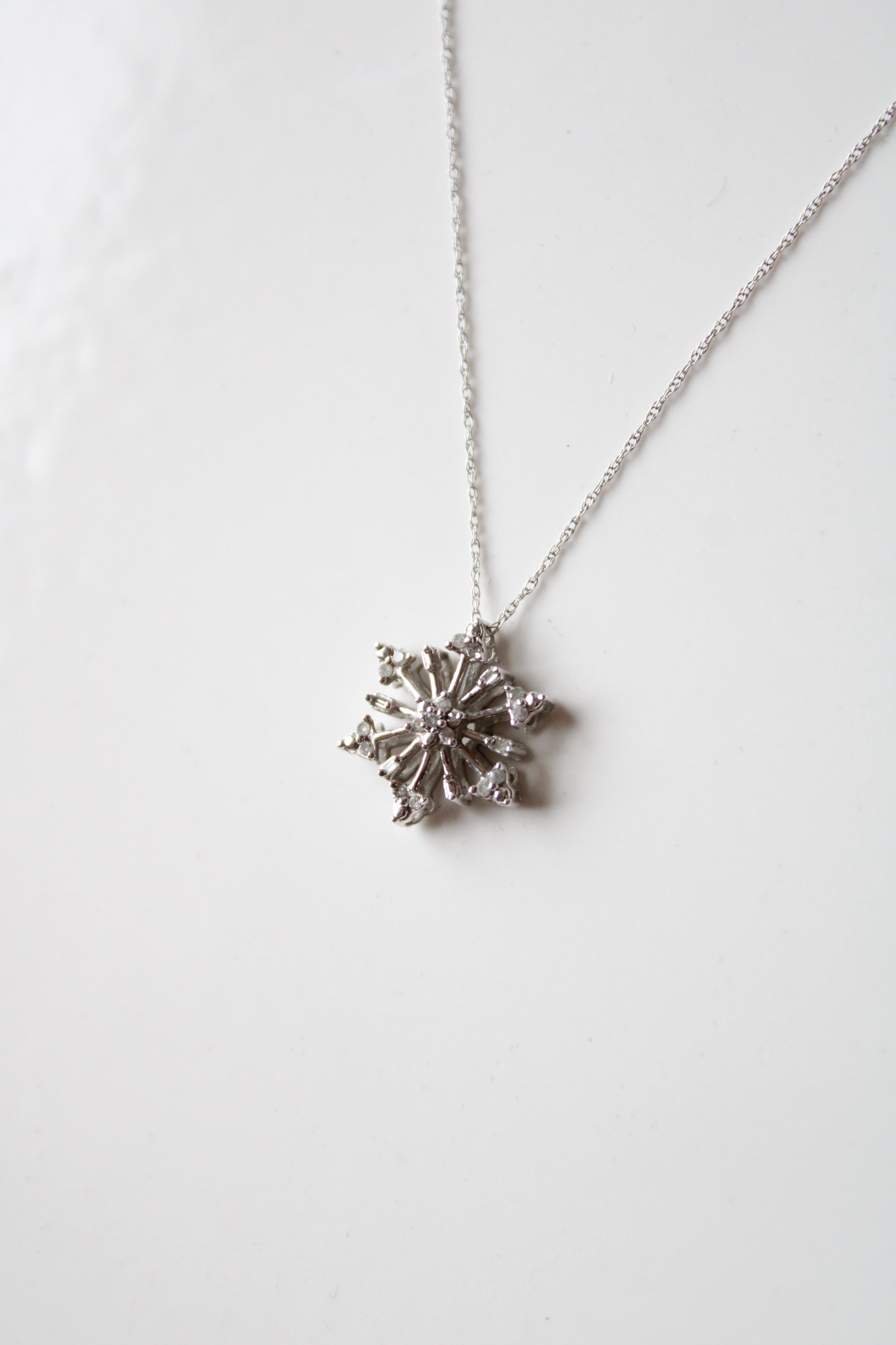 10K White Gold Snowflake Pendant Necklace