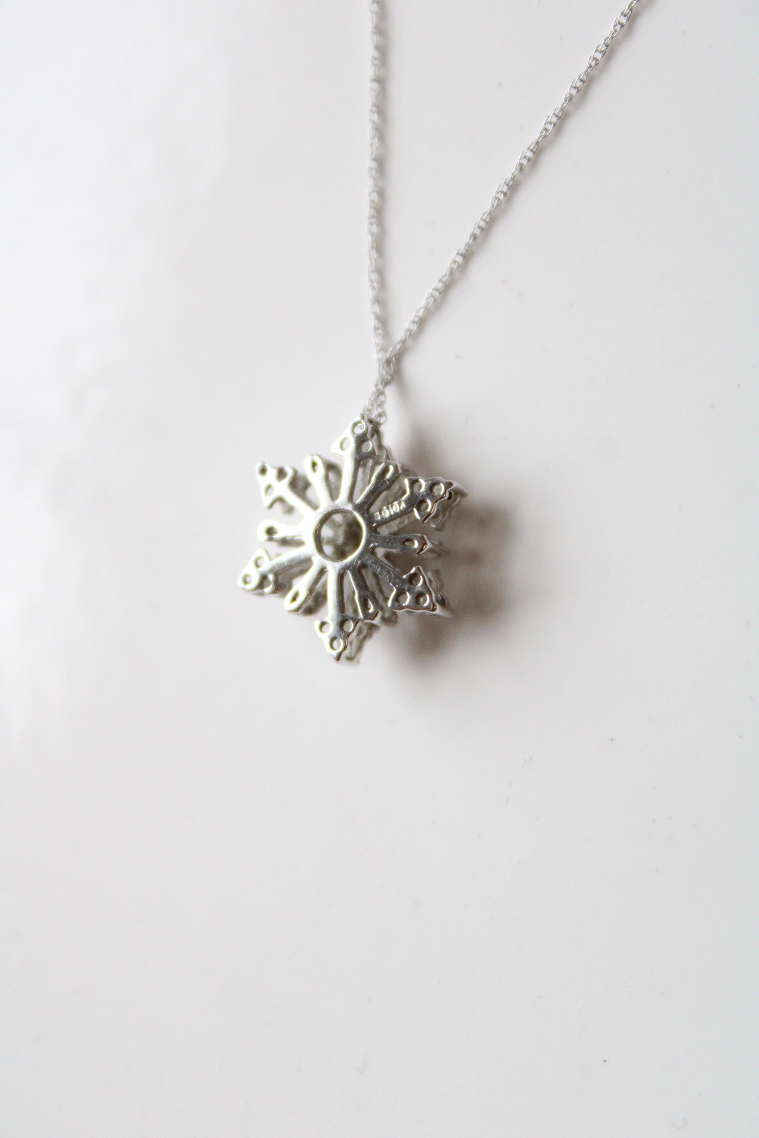 10K White Gold Snowflake Pendant Necklace