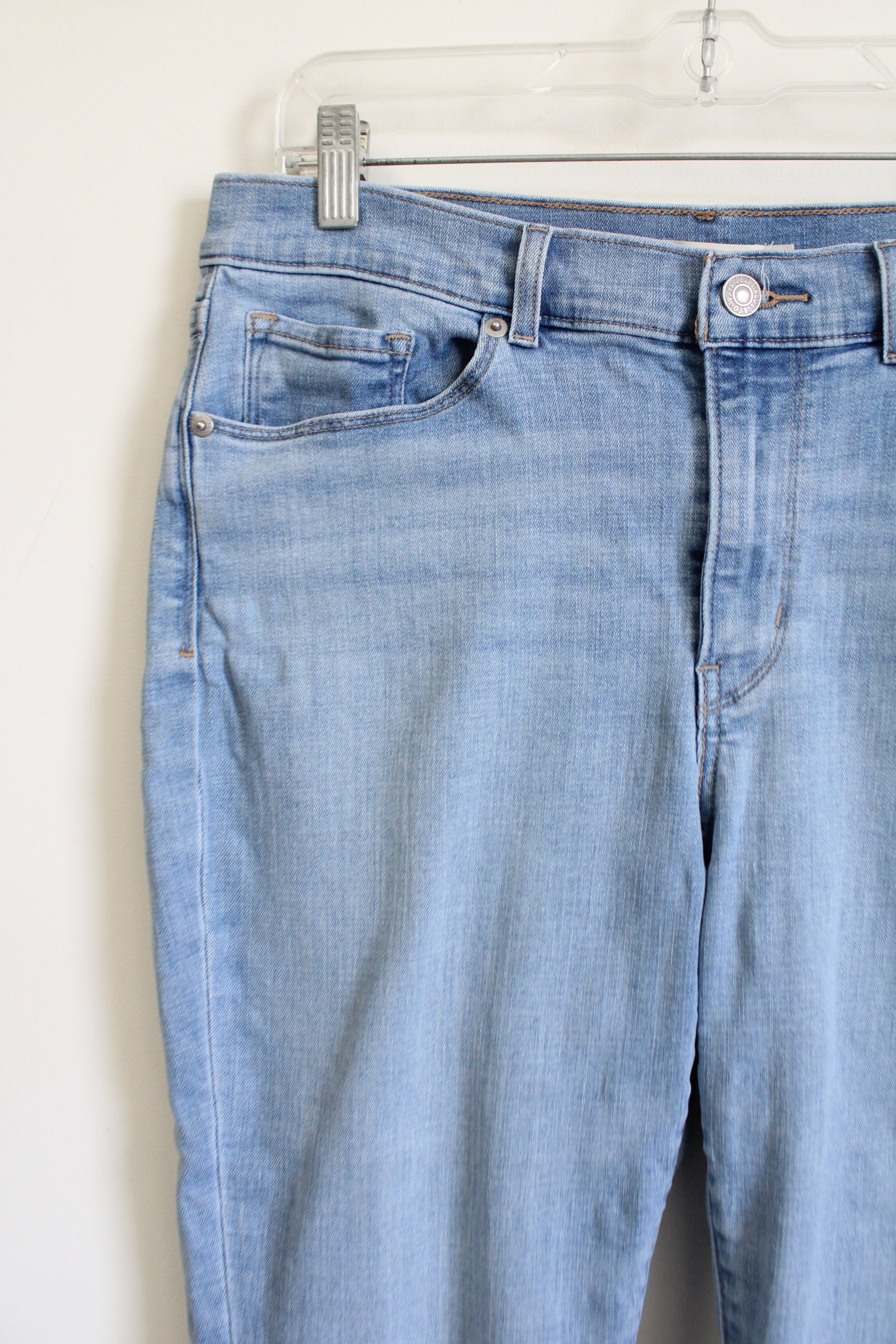 Levi's Light Wash Capri Jeans | 10