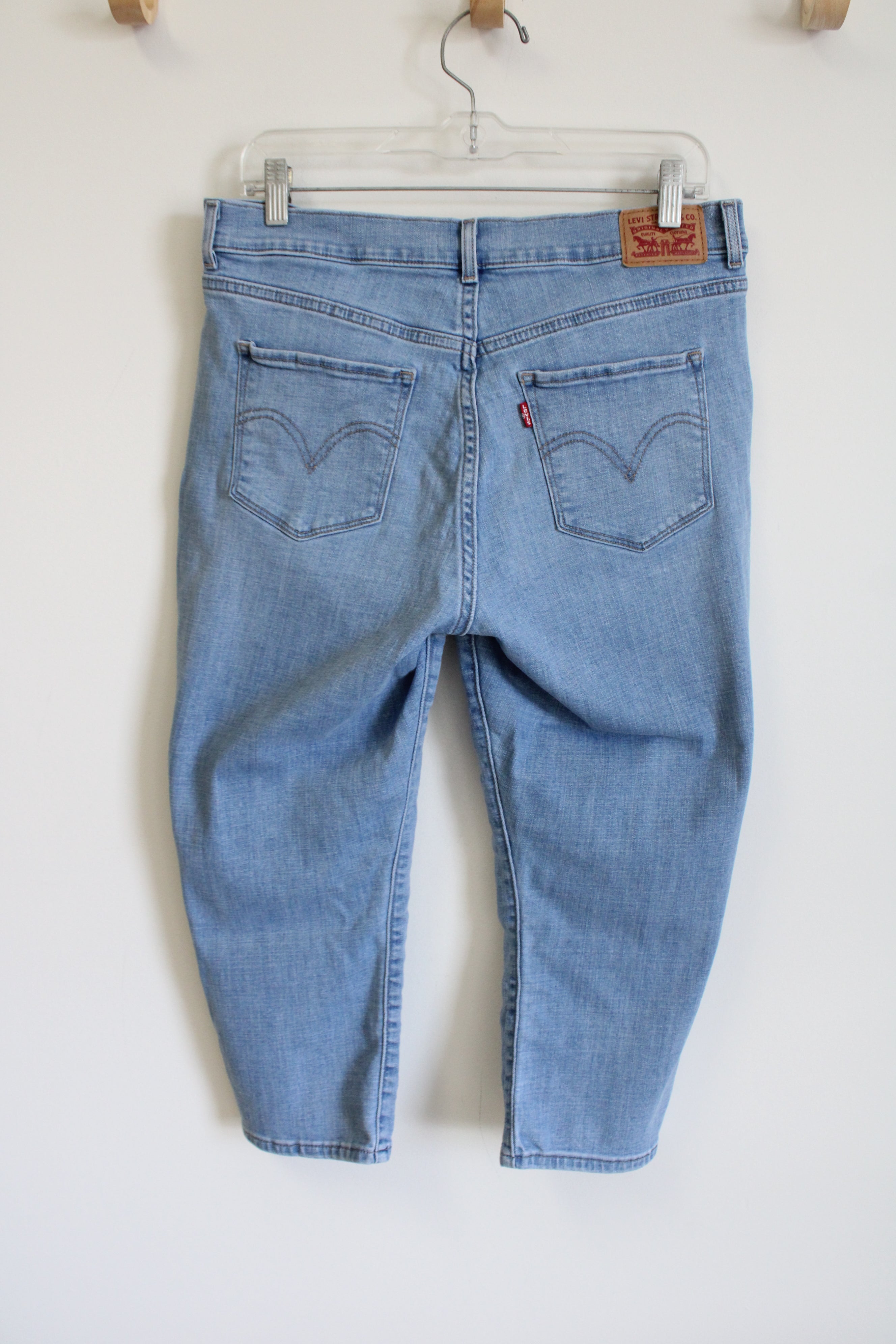 Levi's Light Wash Capri Jeans | 10