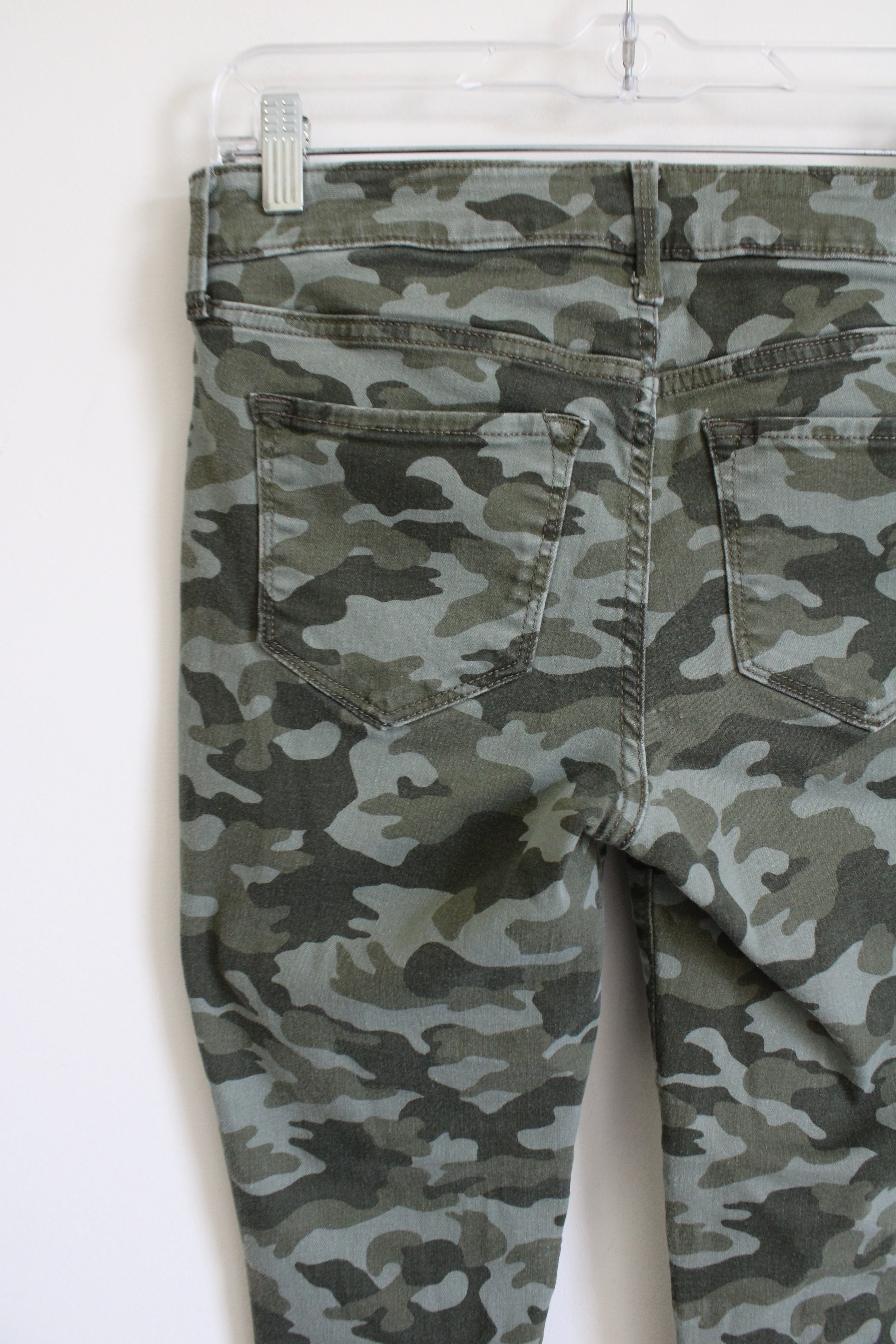 Old Navy Mid Rise Rockstar Camo Skinny Pants 6 Jubilee Thrift