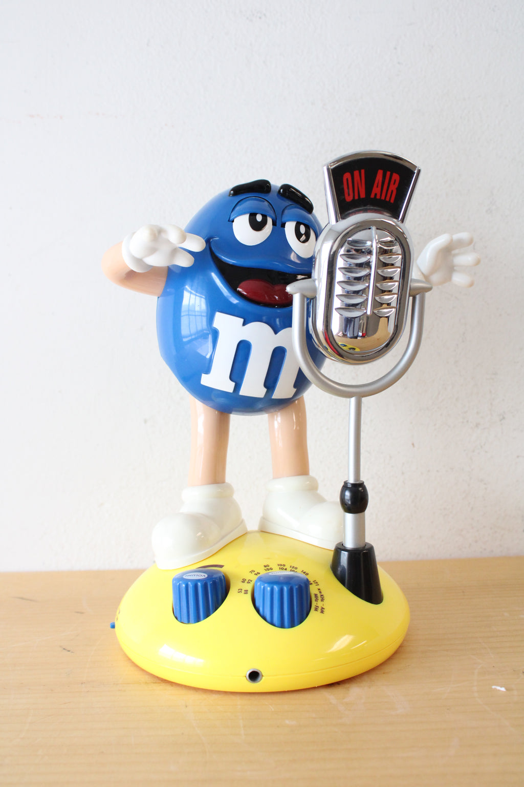 M&M's Blue & Yellow On Air Animated FM/AM Radio