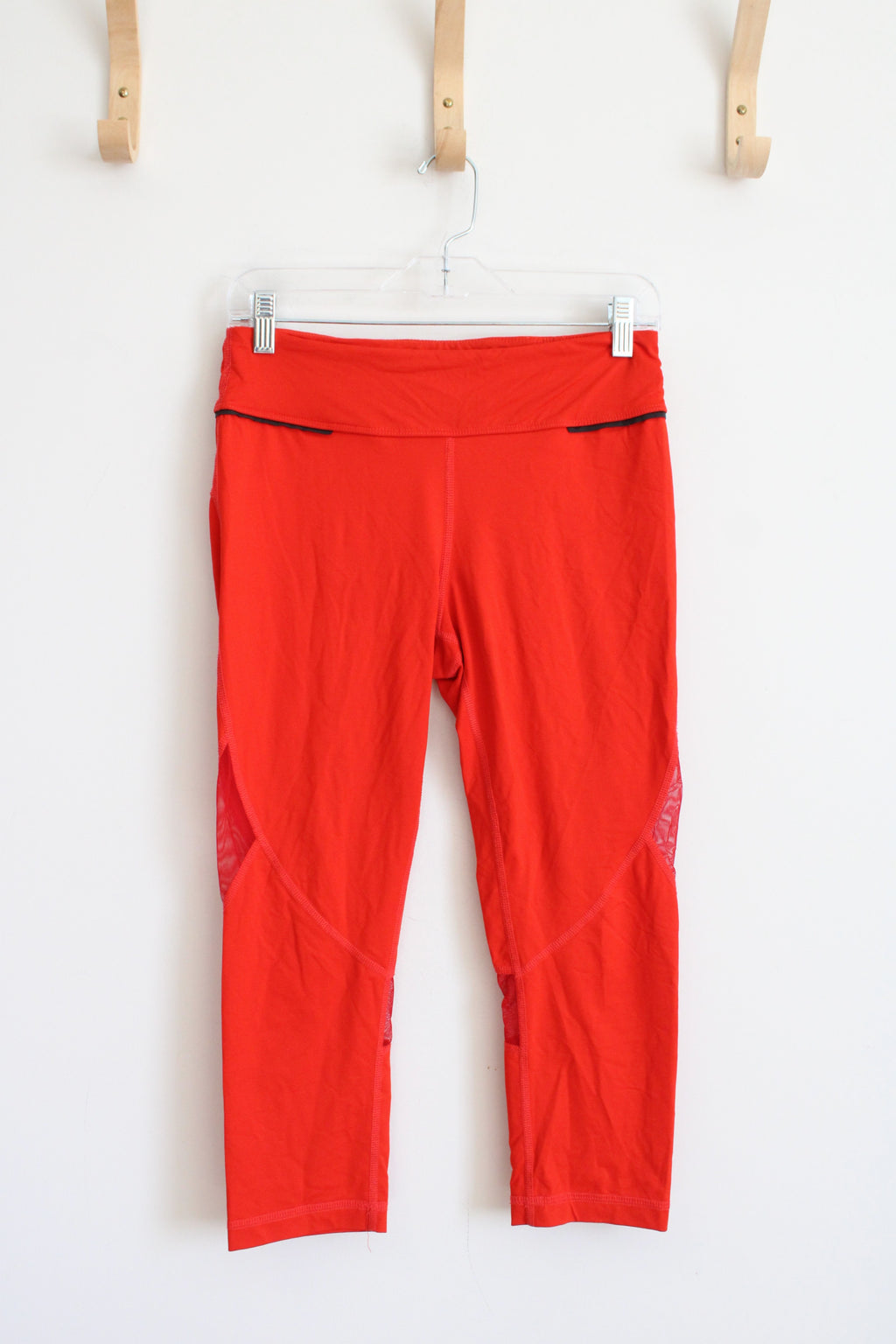 Alala Red Capri Athletic Leggings | M