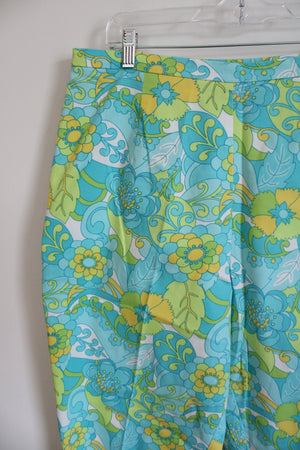 Briggs Green Blue Yellow Floral Capri Pants | 18