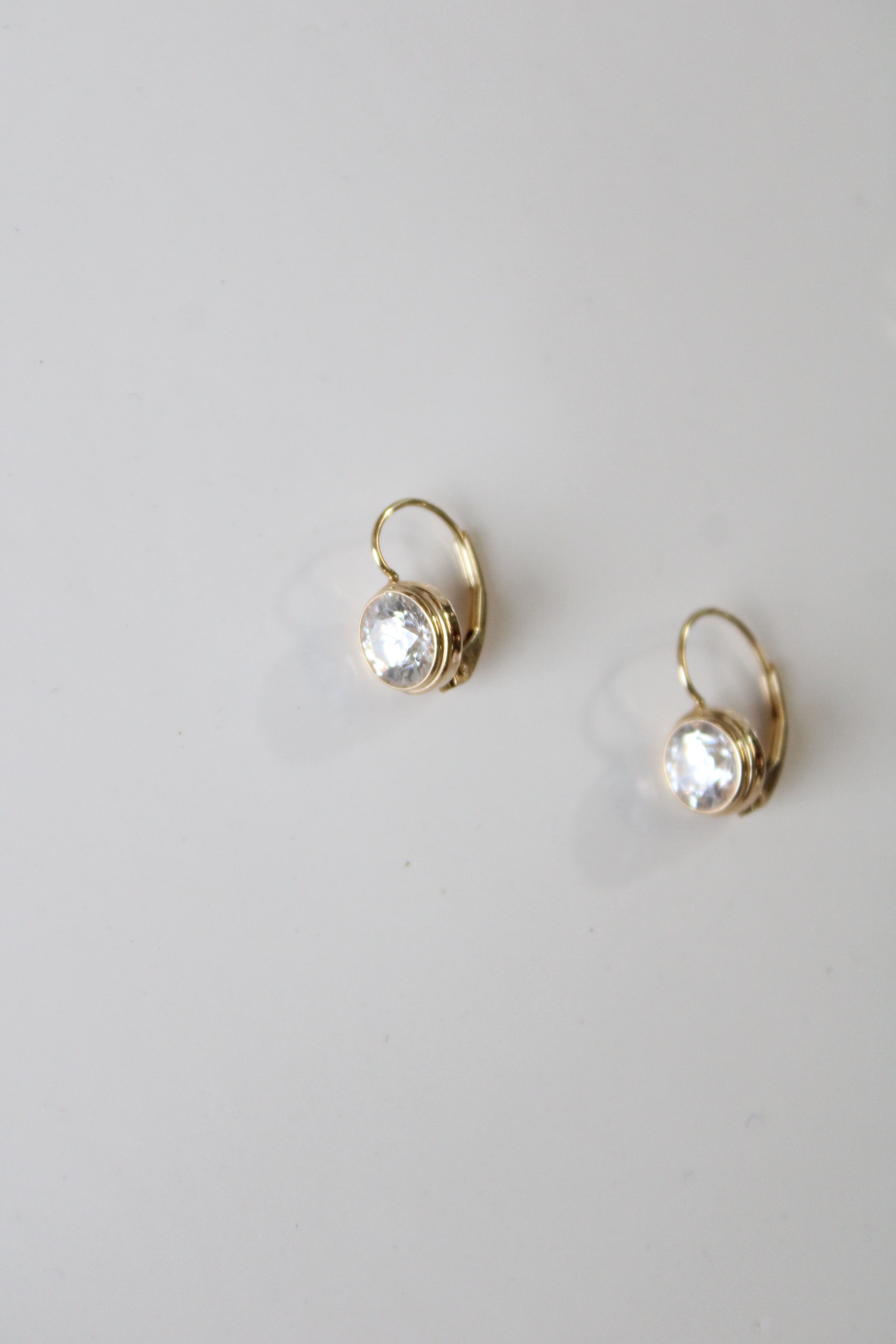 Yellow 14KT Gold Crystal Round Leverback Earrings