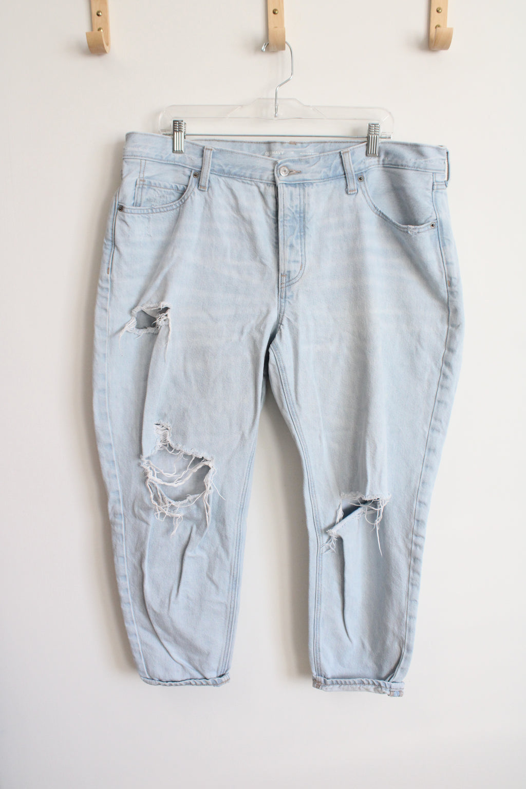 Old Navy Slouchy Taper Mid Rise Light Wash Jeans | 14