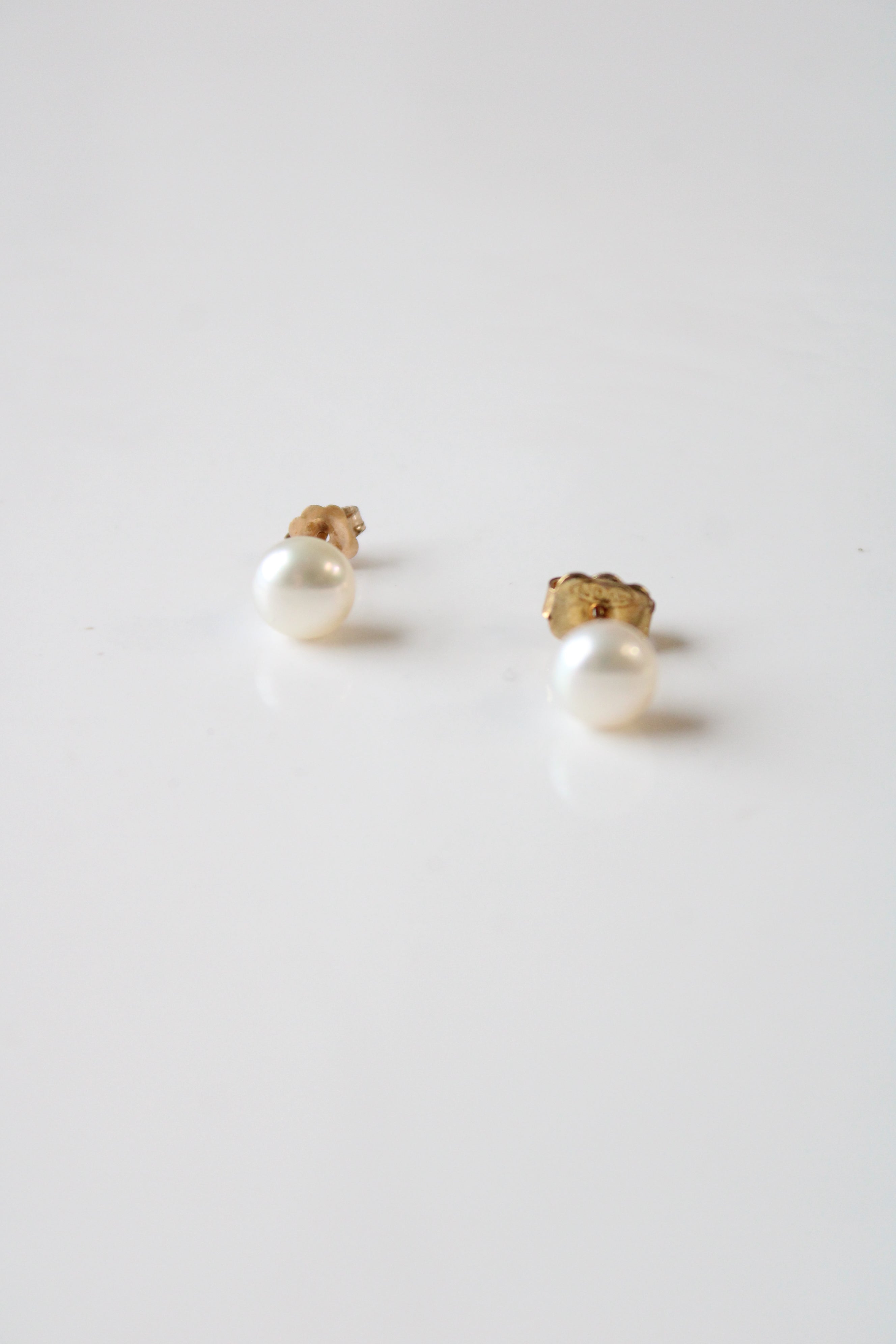 Genuine Ivory Pearl 10K Yellow Gold Stud Earrings