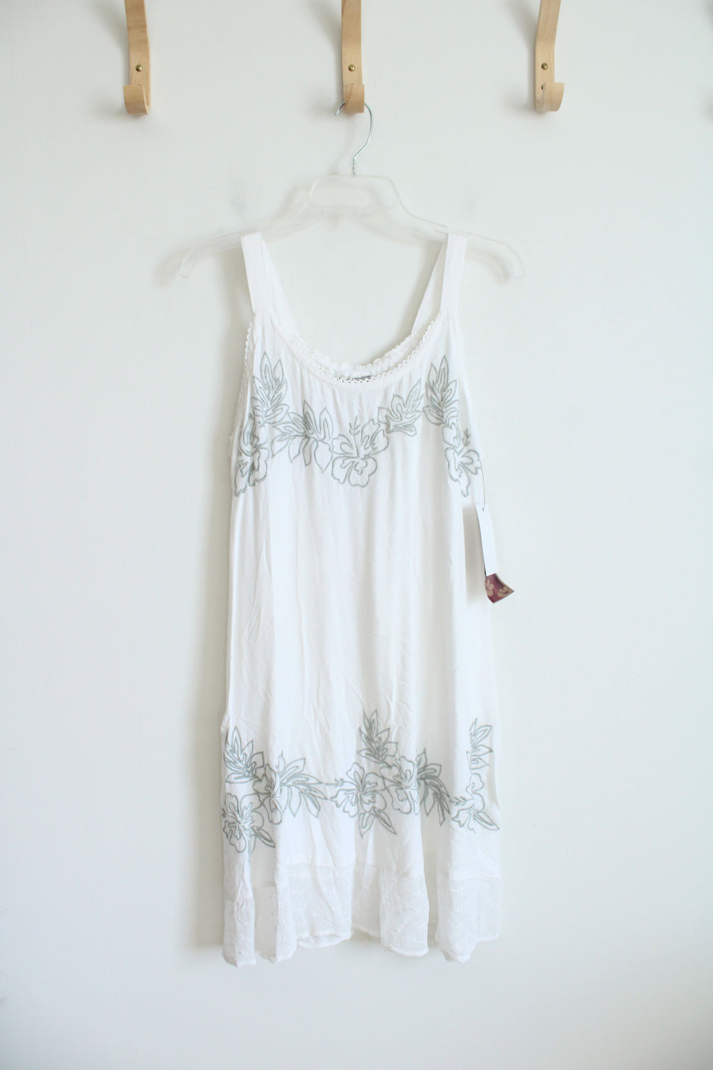 NEW Raya Sun Green Embroidered White Flowy Dress | M