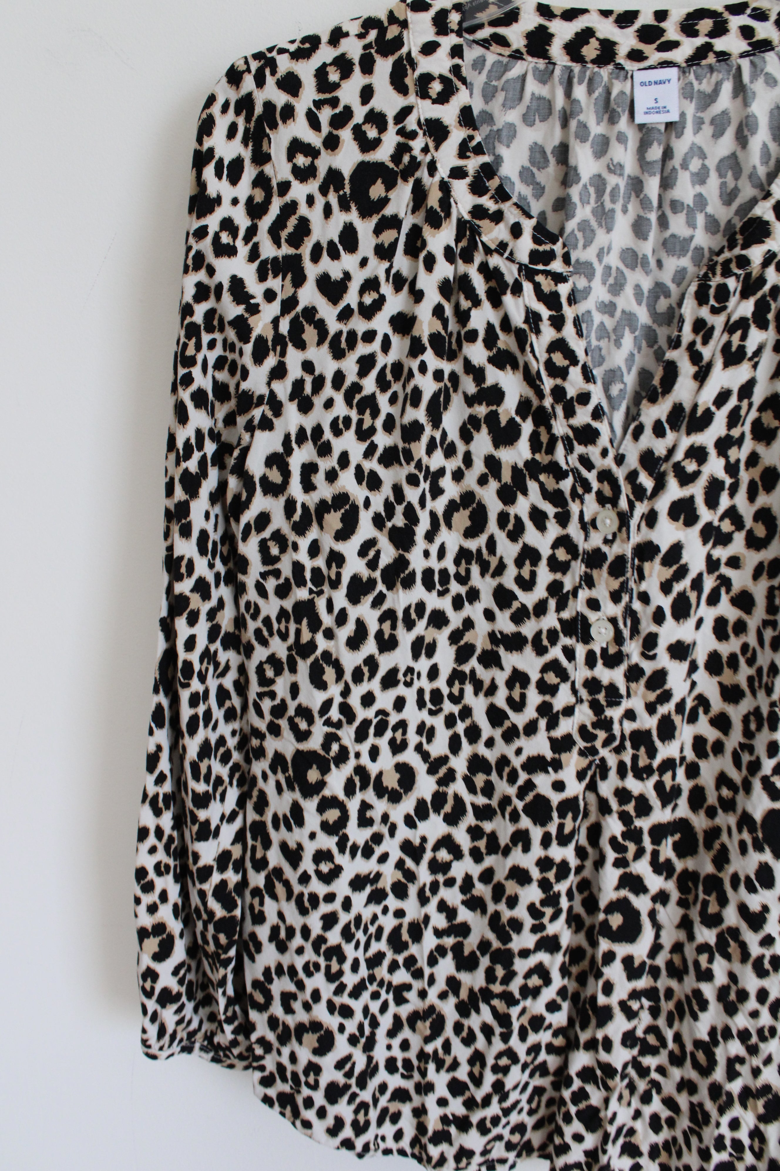 Old Navy Leopard Print Long Sleeved Blouse | S