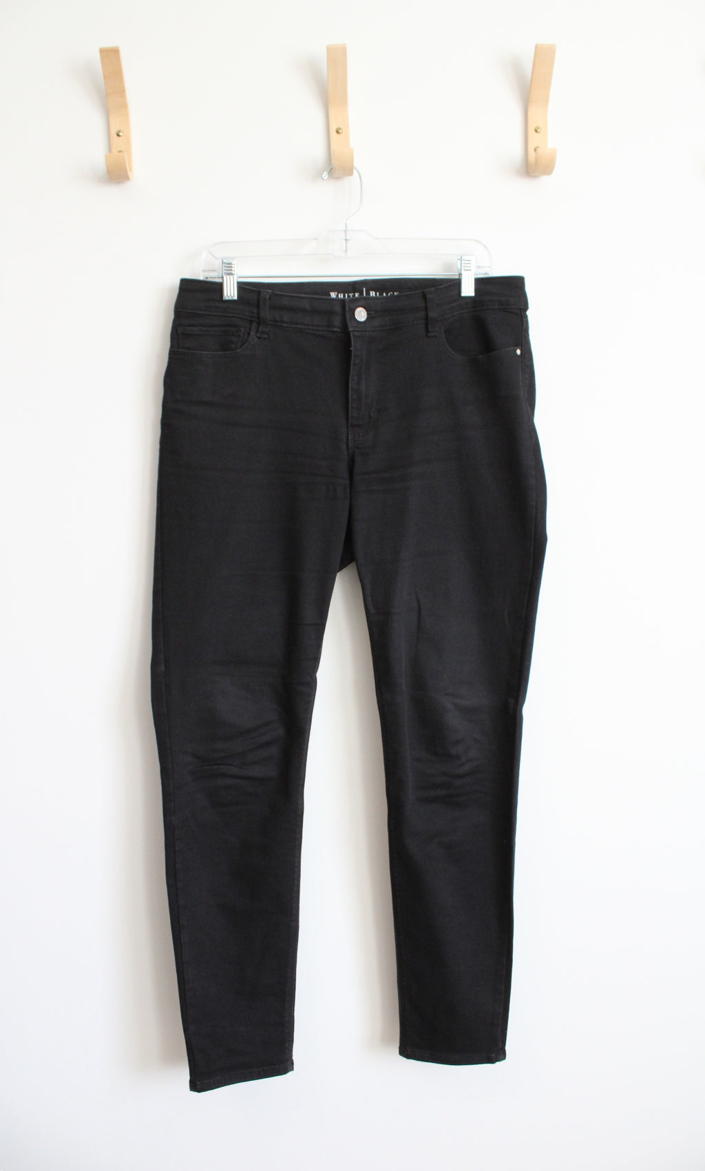 White House Black Market Black Skinny Jeans | 10R