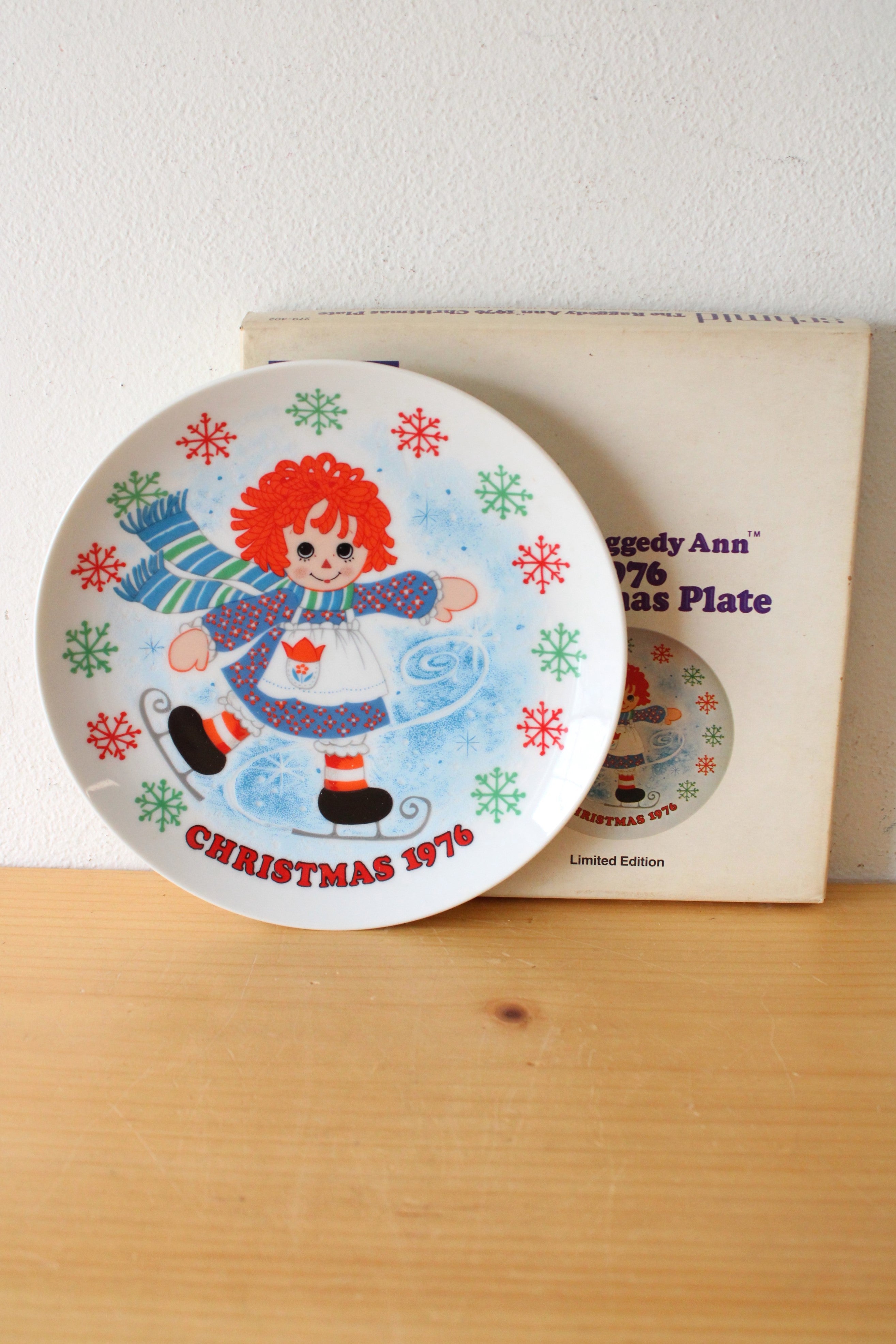 Schmid The Raggedy Ann 1976 Christmas Wall Decor Plate