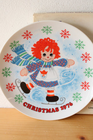 Schmid The Raggedy Ann 1976 Christmas Wall Decor Plate