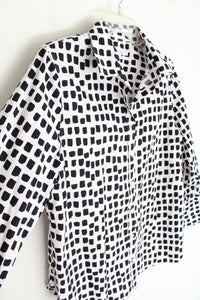 Chico's Black & White Patterned Button Down Top | 2 (12)