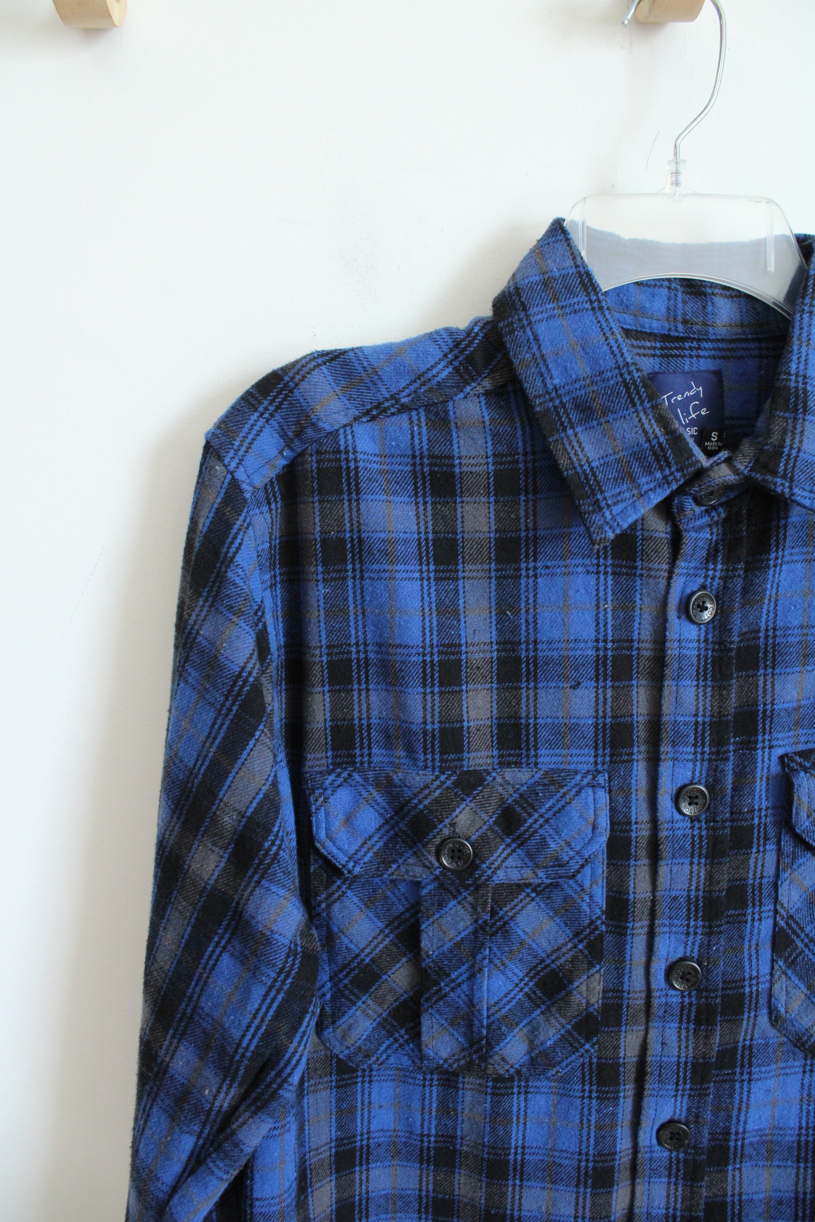 Trendy Life Blue Gray & Black Plaid Flannel | S