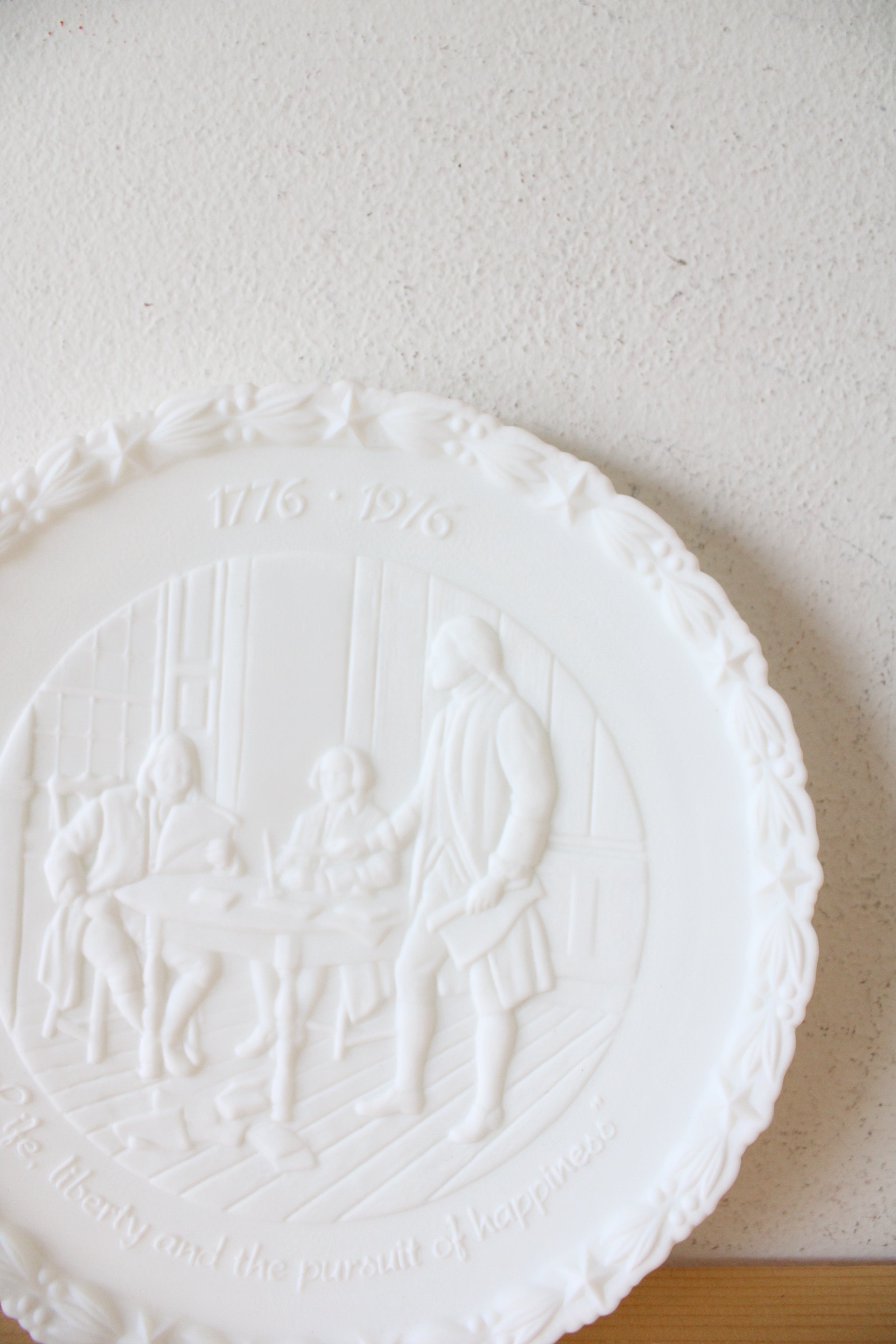 Fenton USA Bicentennial Project Of The General Federation Of Women's Clubs Colonial Milk Glass White "In God We Trust" Decorative Plate