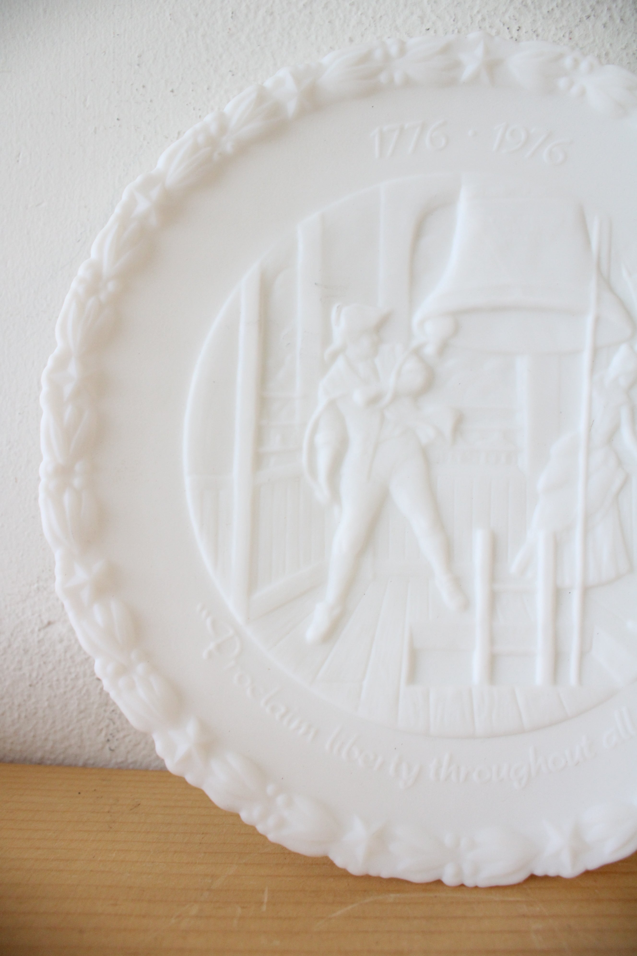 Fenton USA Bicentennial Project Of The General Federation Of Women's Clubs Colonial Milk Glass White "Proclaim Liberty Throughout All The Land" Decorative Plate