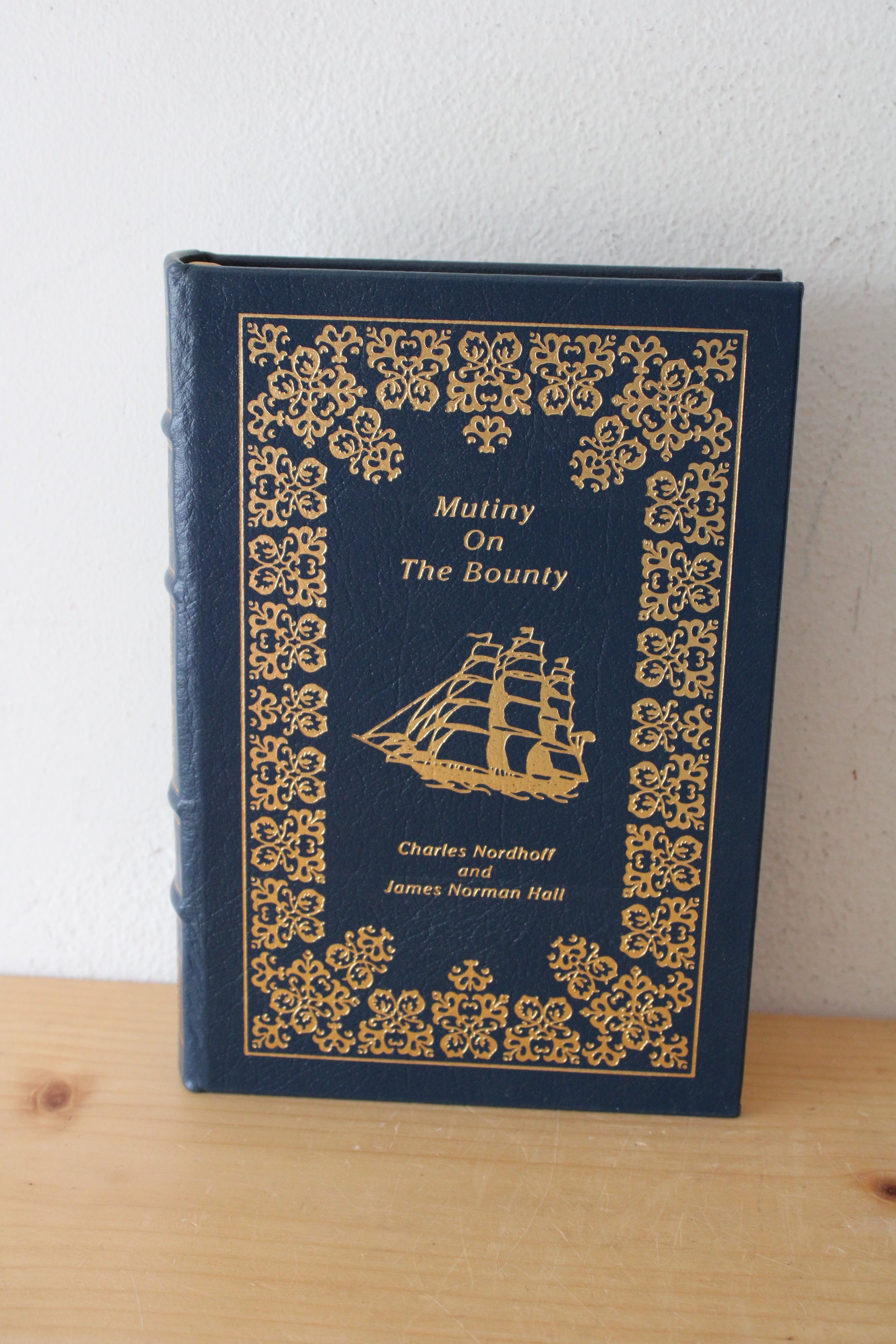 Mutiny On The Bounty By Charles Nordhoff & James Normal Hall Easton Press Edition