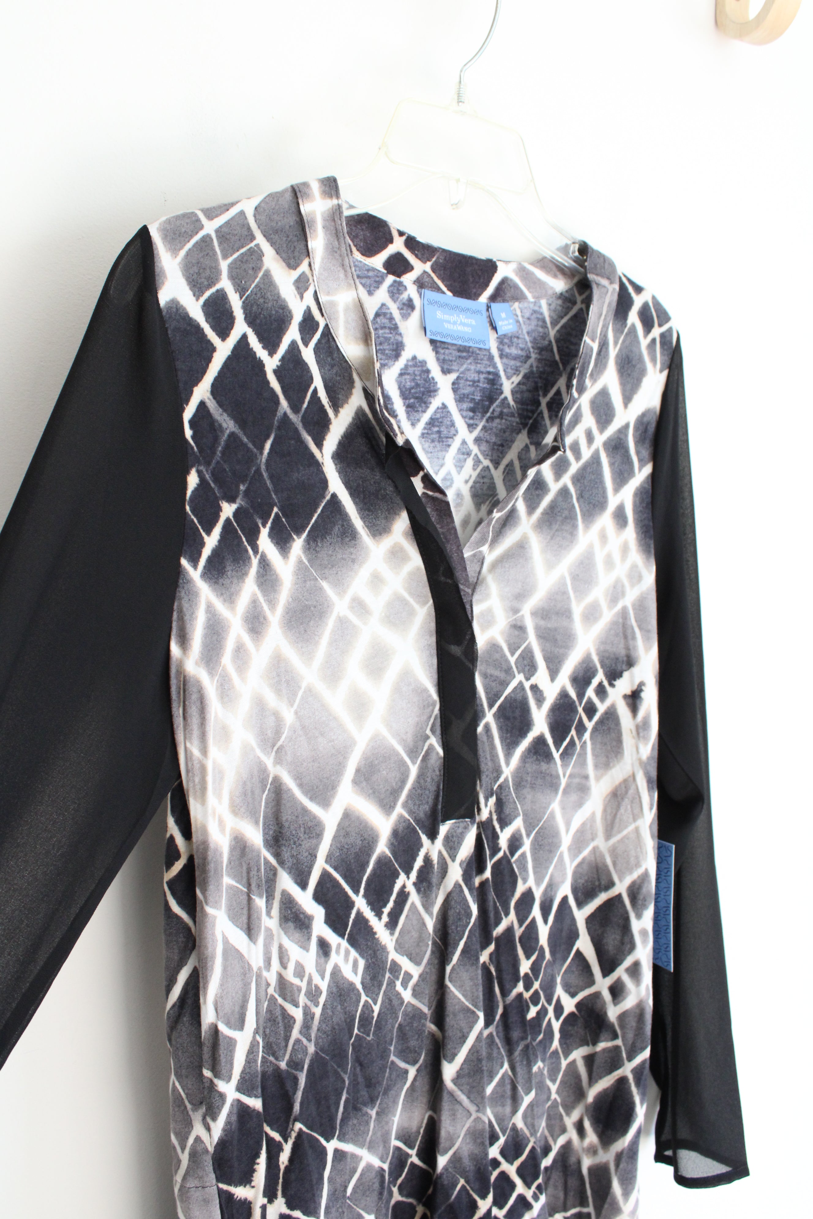 NEW Simply Vera Wang Black & Gray Patterned Top | M