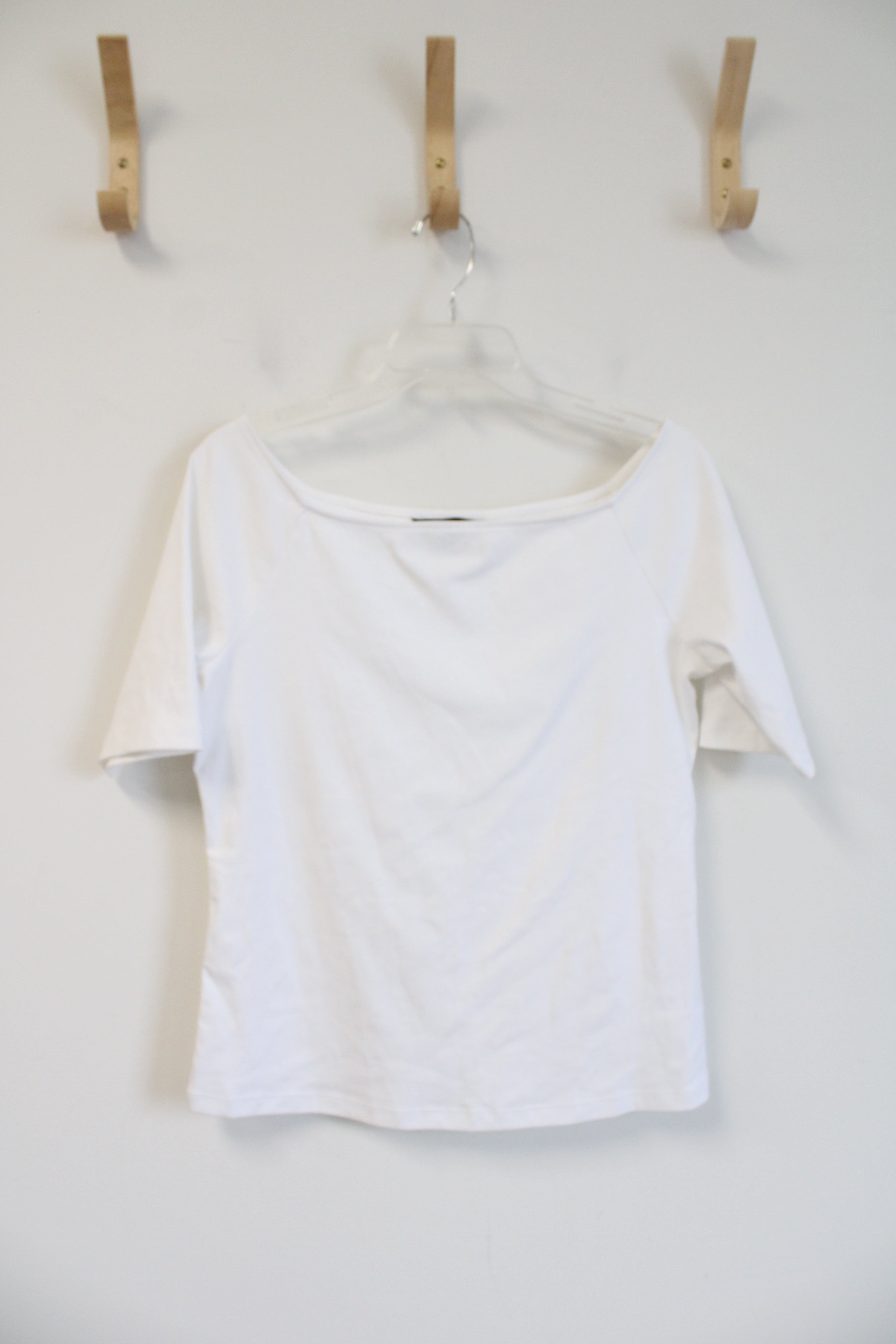 Banana Republic White Off-The-Shoulder Top | M