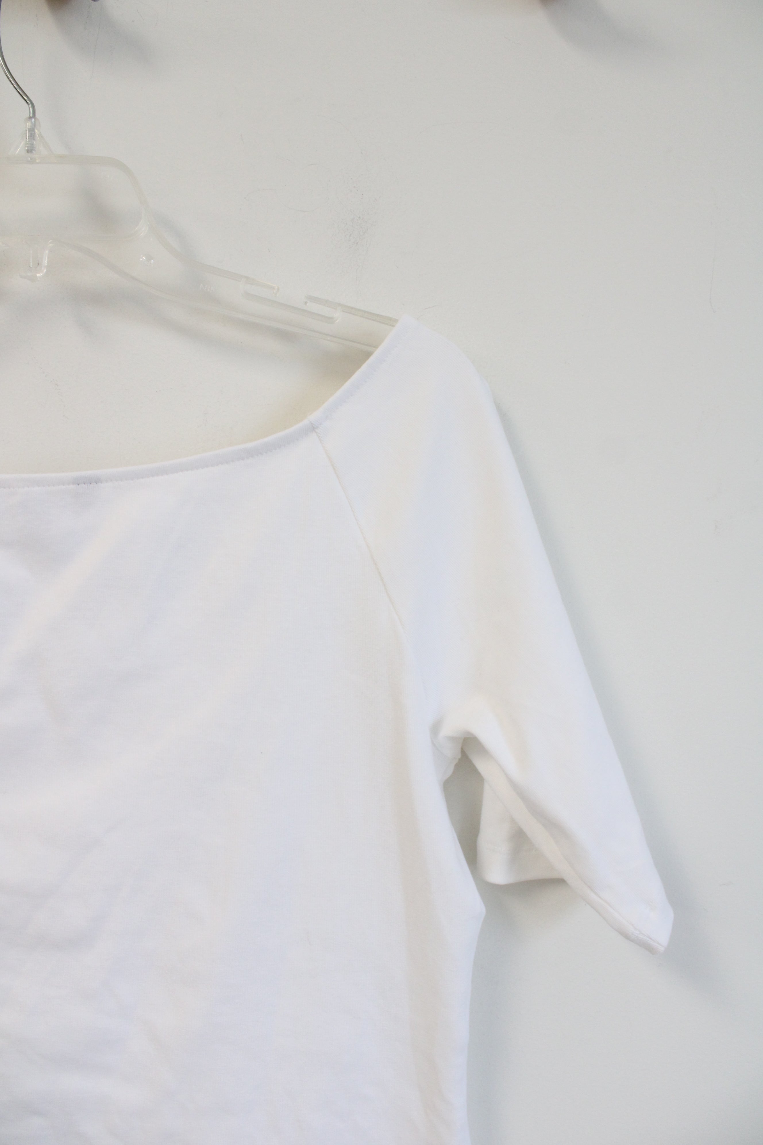 Banana Republic White Off-The-Shoulder Top | M