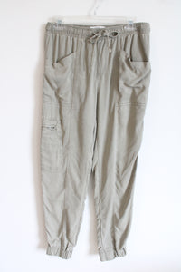 Nicole Miller New York Light Sage Green Lyocell Pant | M