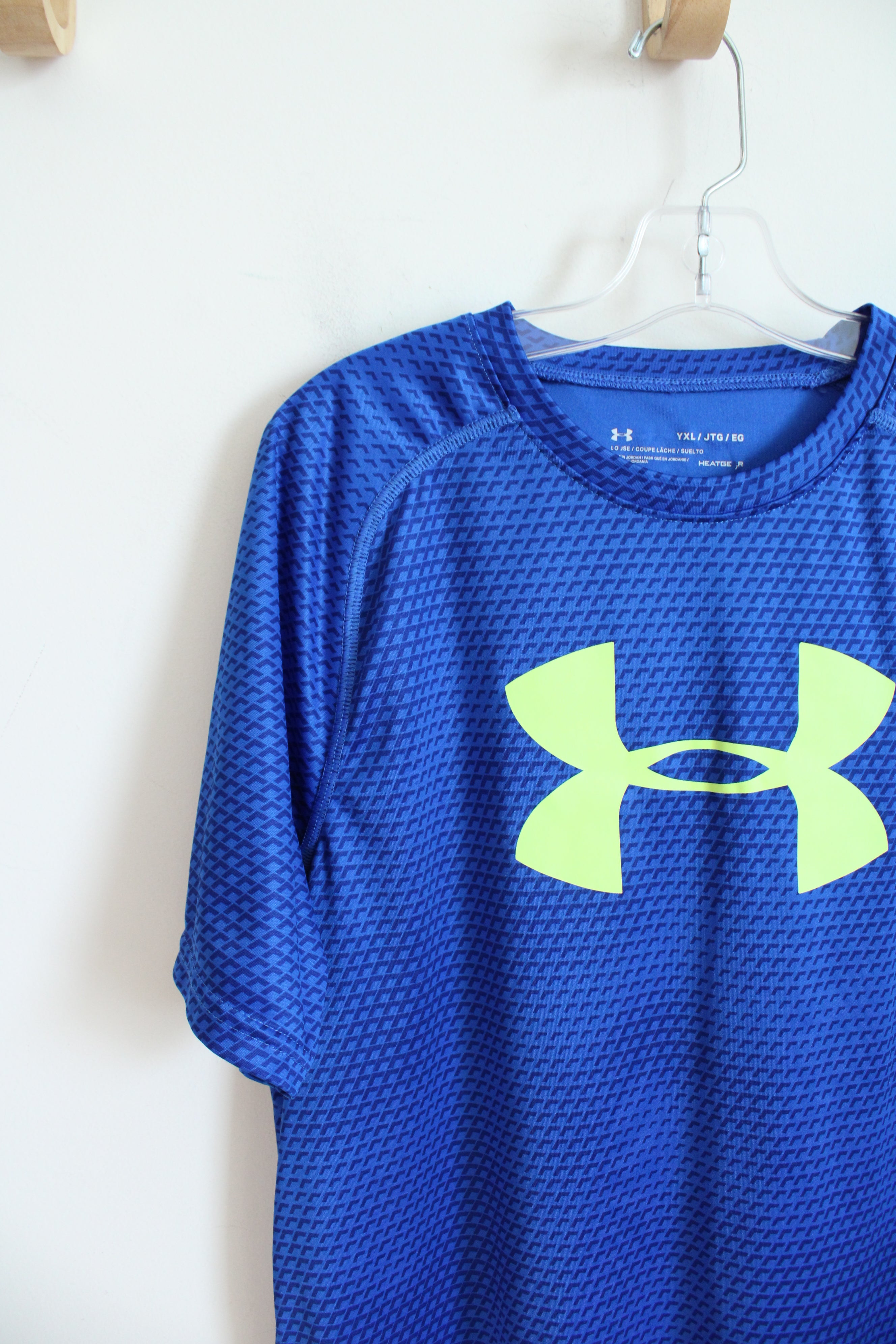 Under Armour Blue & Green Athletic Shirt | Youth XL