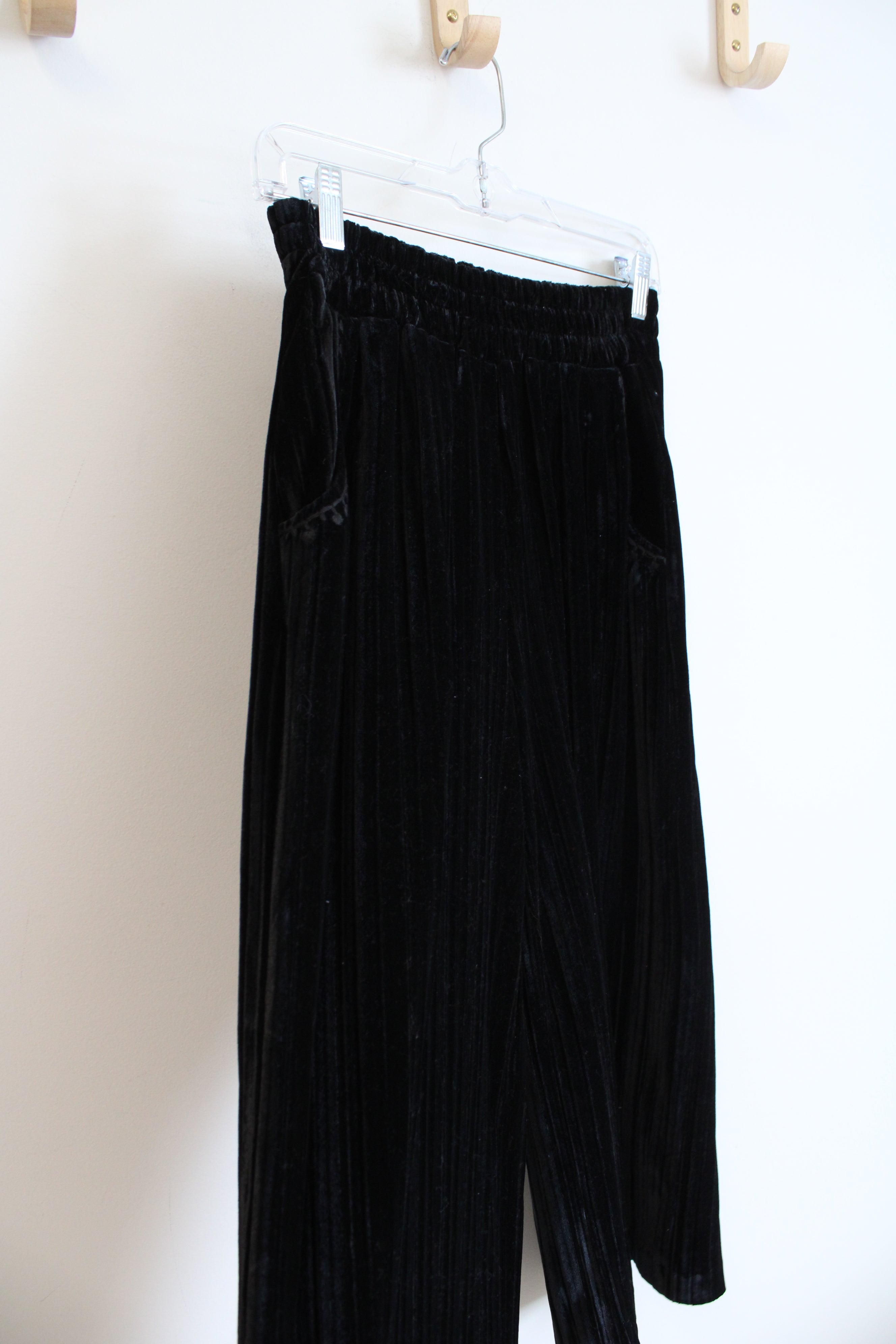 Curations Black Pleated Velvet Loose Pants | S