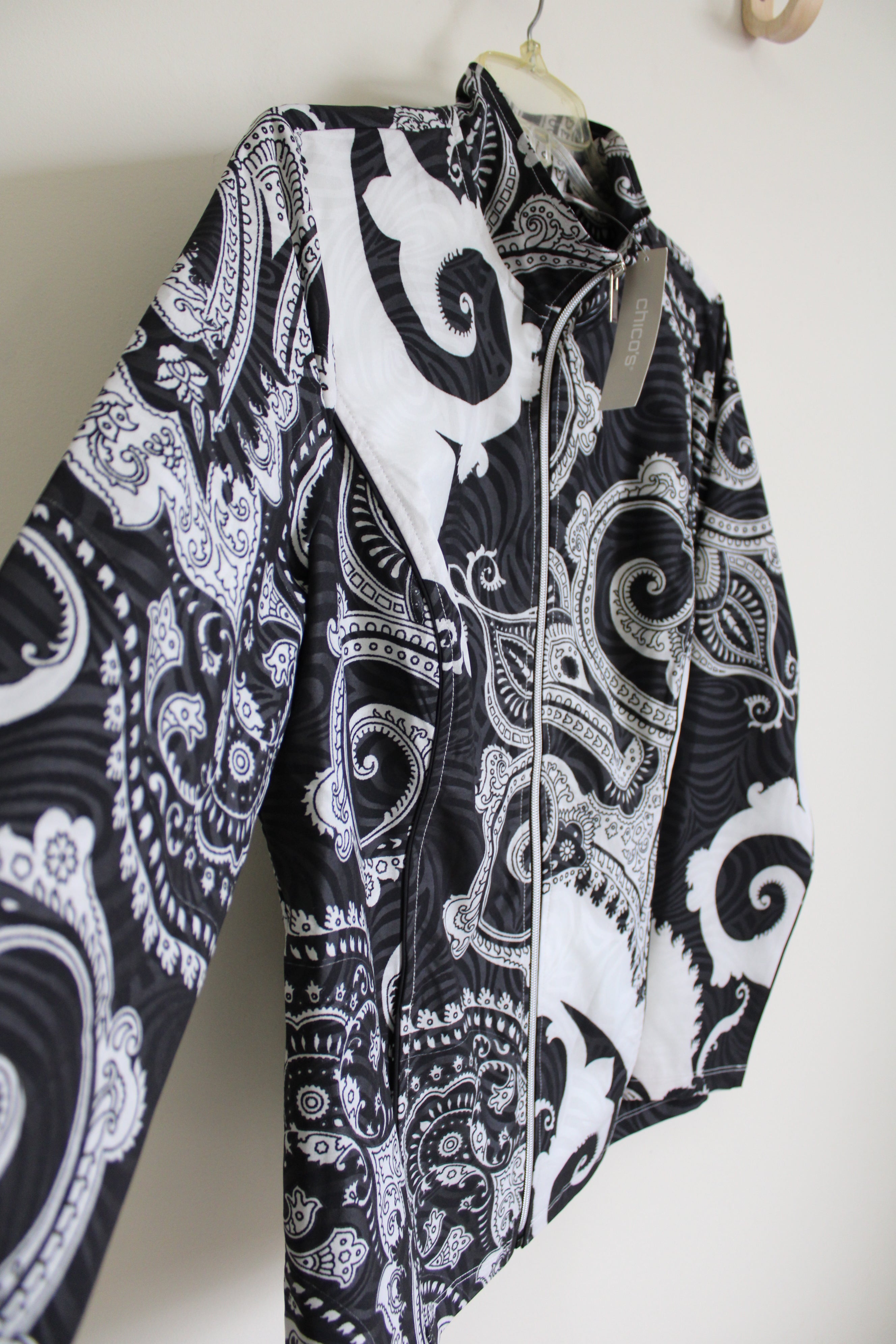 NEW Chico's Zenergy Black Paisley Light Jacket | 1 (M/8)