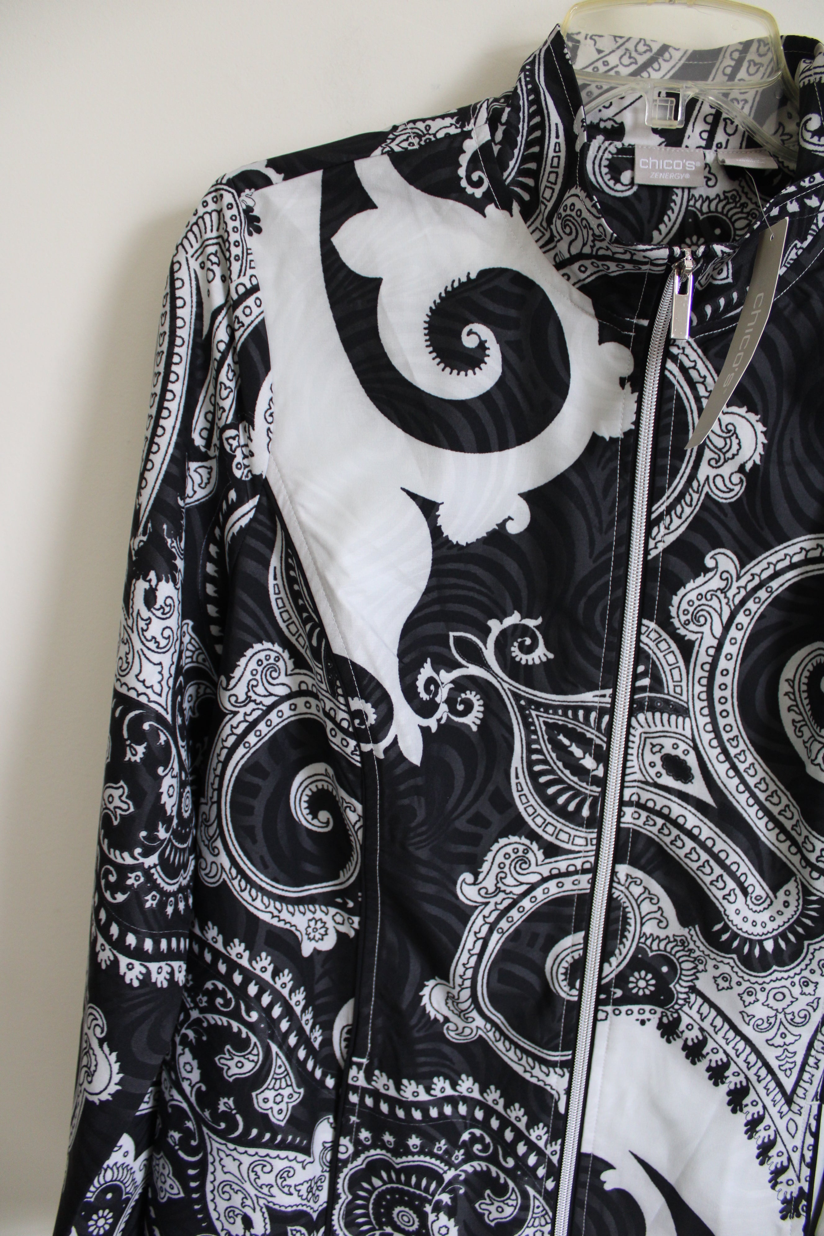 NEW Chico's Zenergy Black Paisley Light Jacket | 1 (M/8) – Jubilee