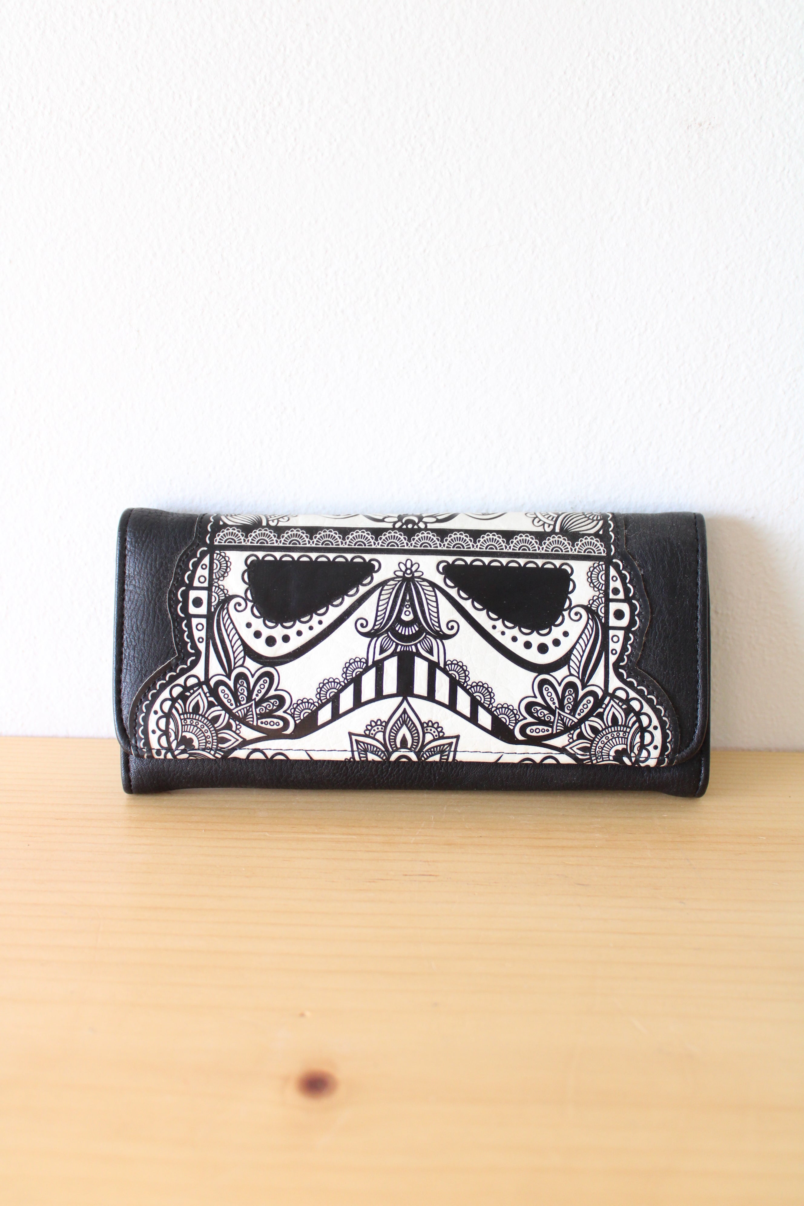 Loungefly Extra Large Clutch Wallet In Black/Cream