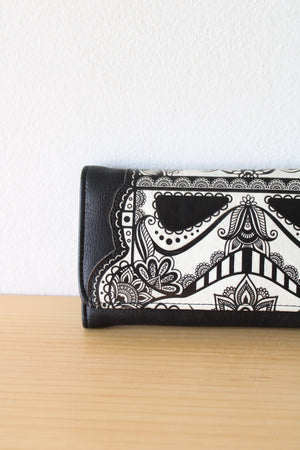 Loungefly Extra Large Clutch Wallet In Black/Cream