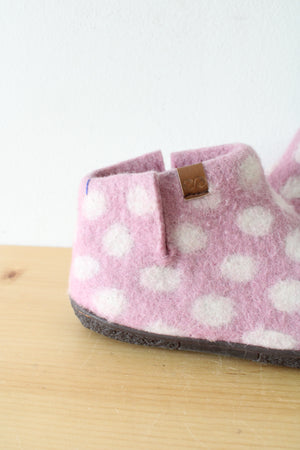 Green Comfort Nepalese Wool Pink Polka Dot Slippers | Size 39 (8)