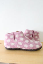 Green Comfort Nepalese Wool Pink Polka Dot Slippers | Size 39 (8)