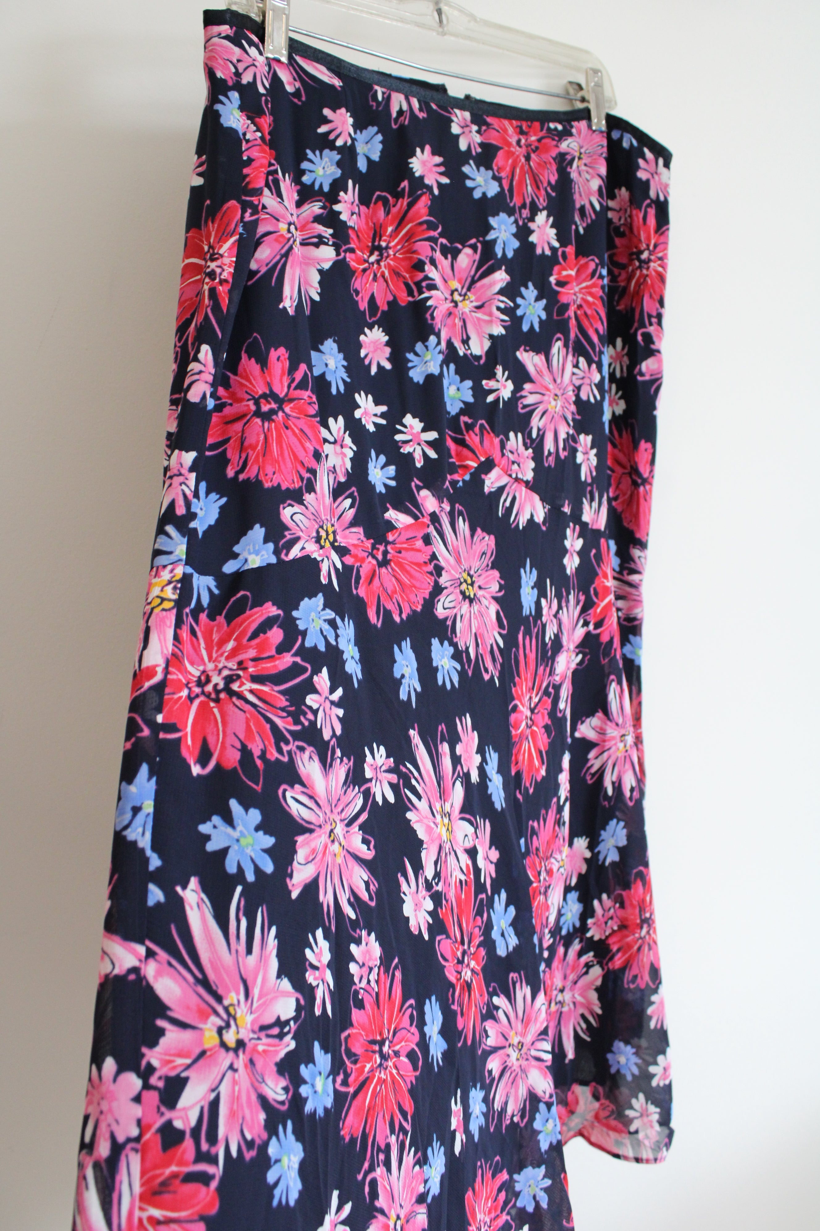 Liz Claiborne Navy Blue & Pink Floral skirt | 14 Petite