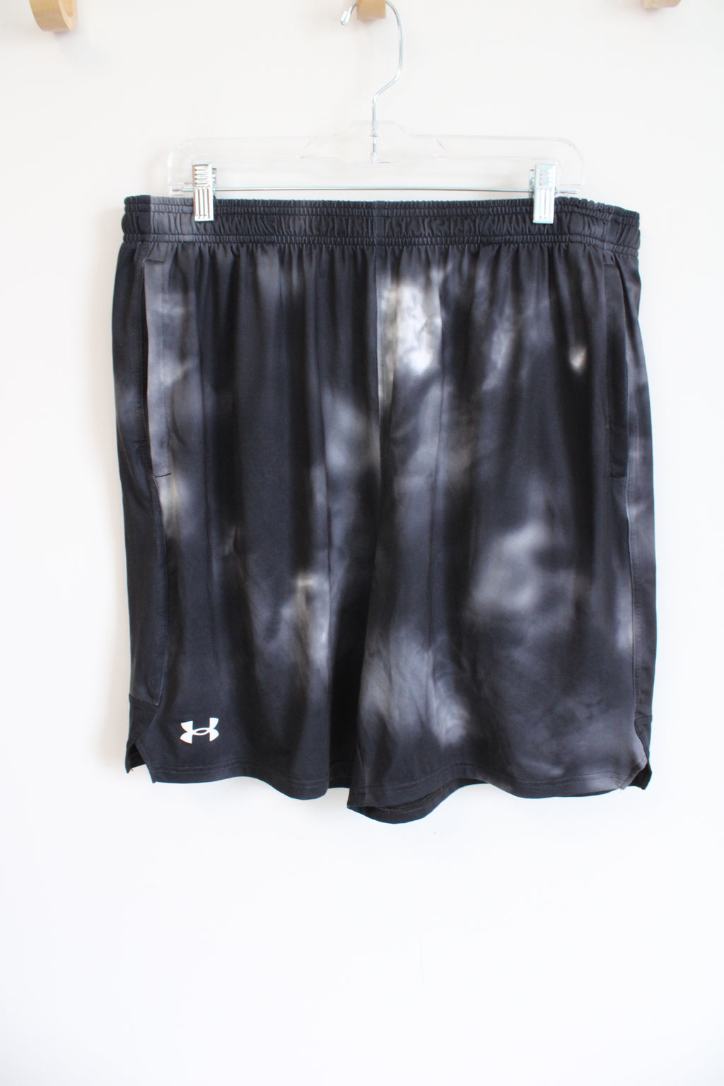 Under Armour Loose Fit Gray Tie Dye Shorts | XL