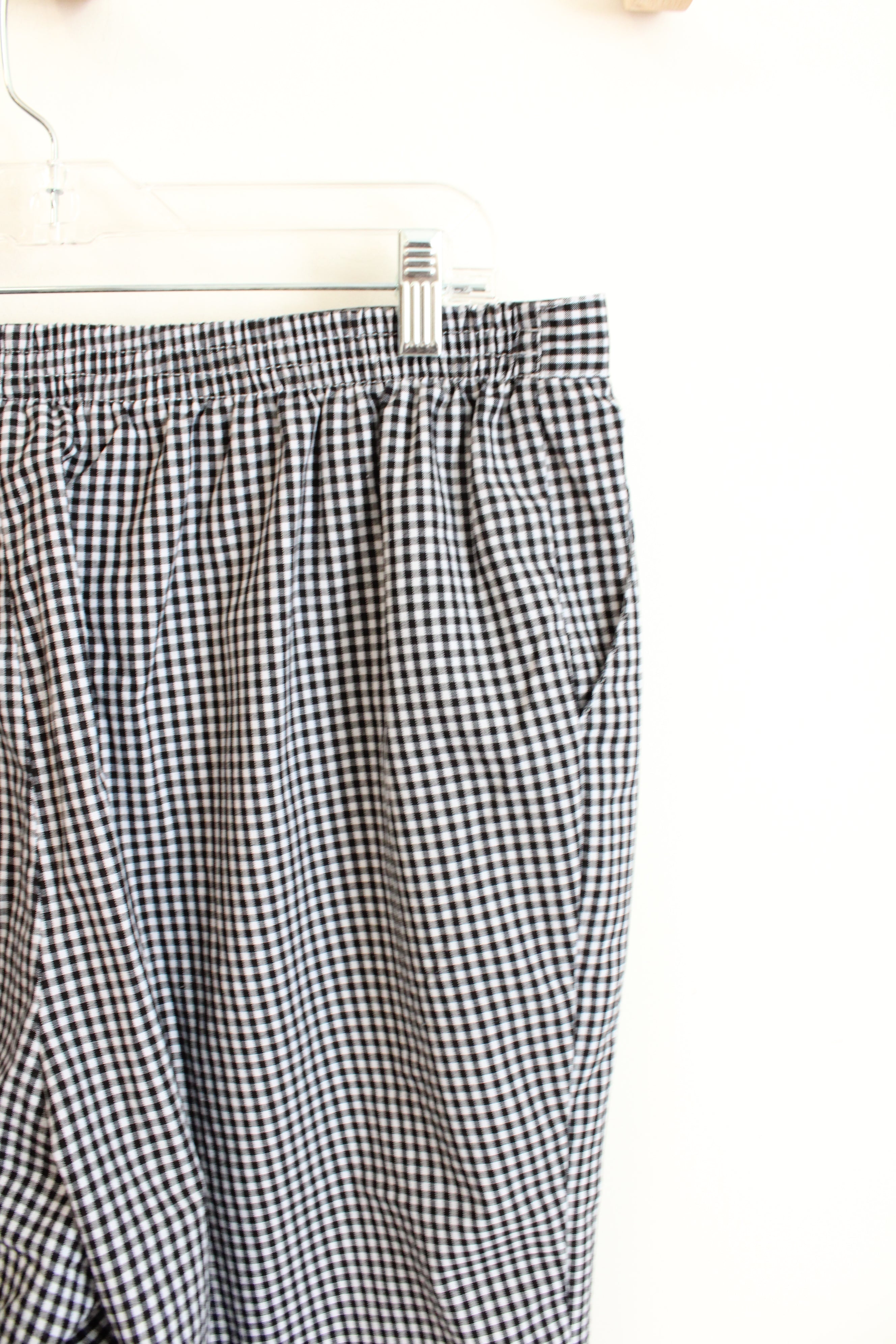 Alfred Dunner Black & White Plaid Capri Pants | 16